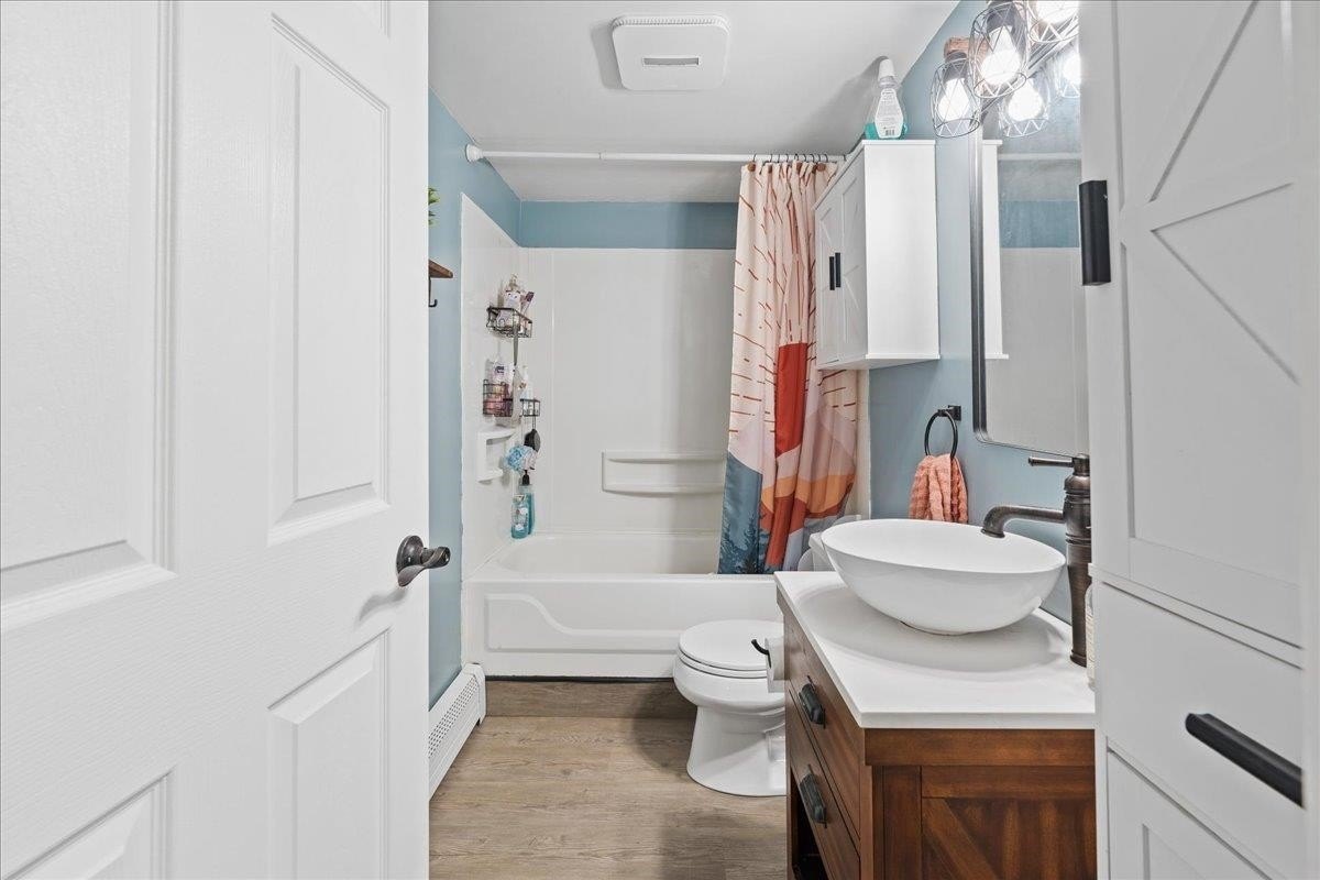 Single Family 4BR 3BA - 2053 BLACKSTONE ROAD, North Pole, AK