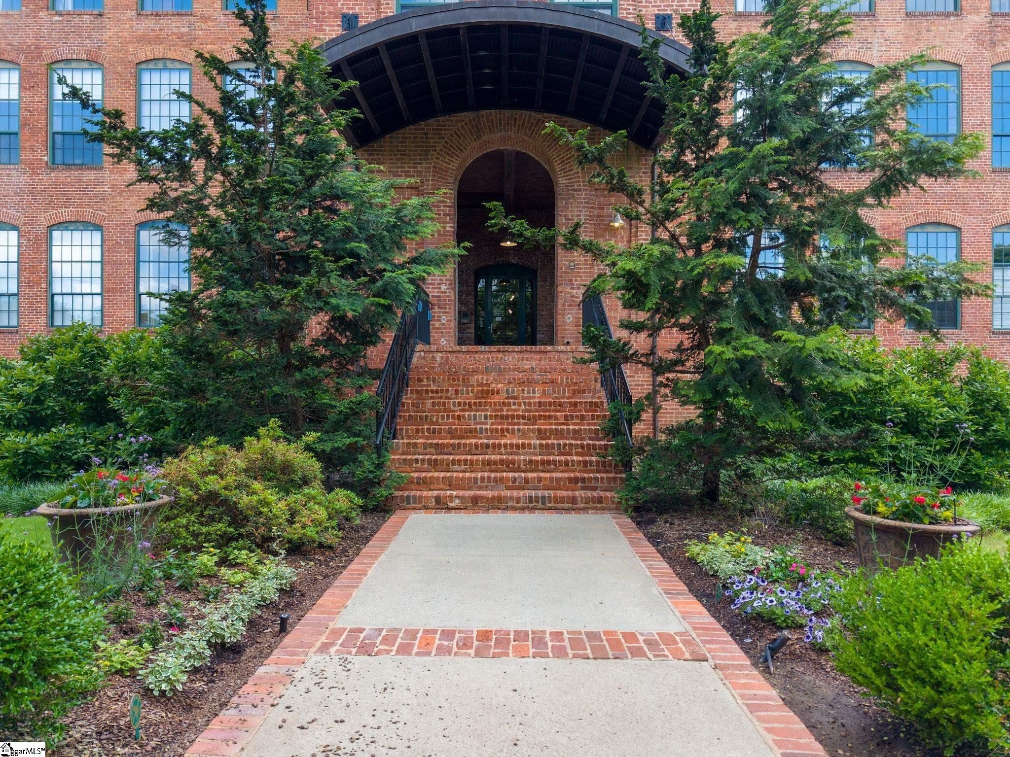 Condo 2BR 2BA - 400 Mills Avenue, Greenville, SC