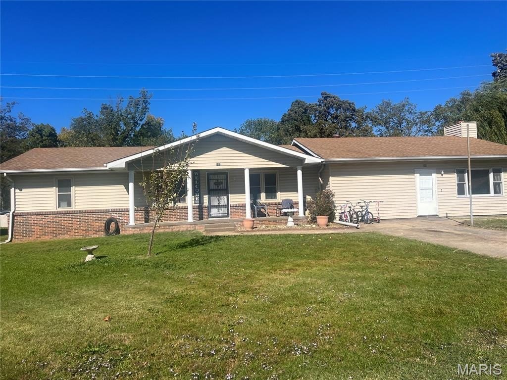 908 Daisy Dr  