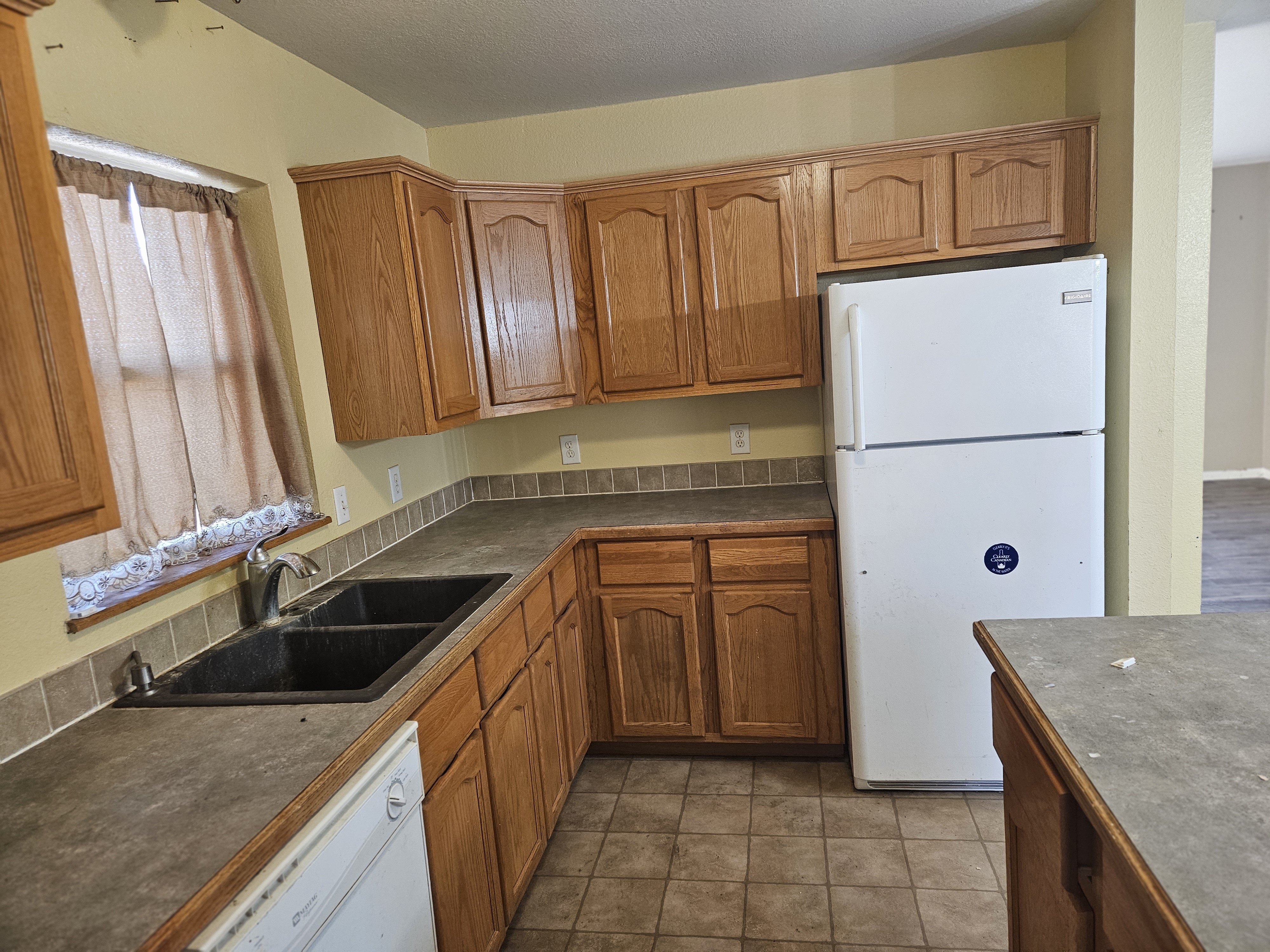 2401 Main St  