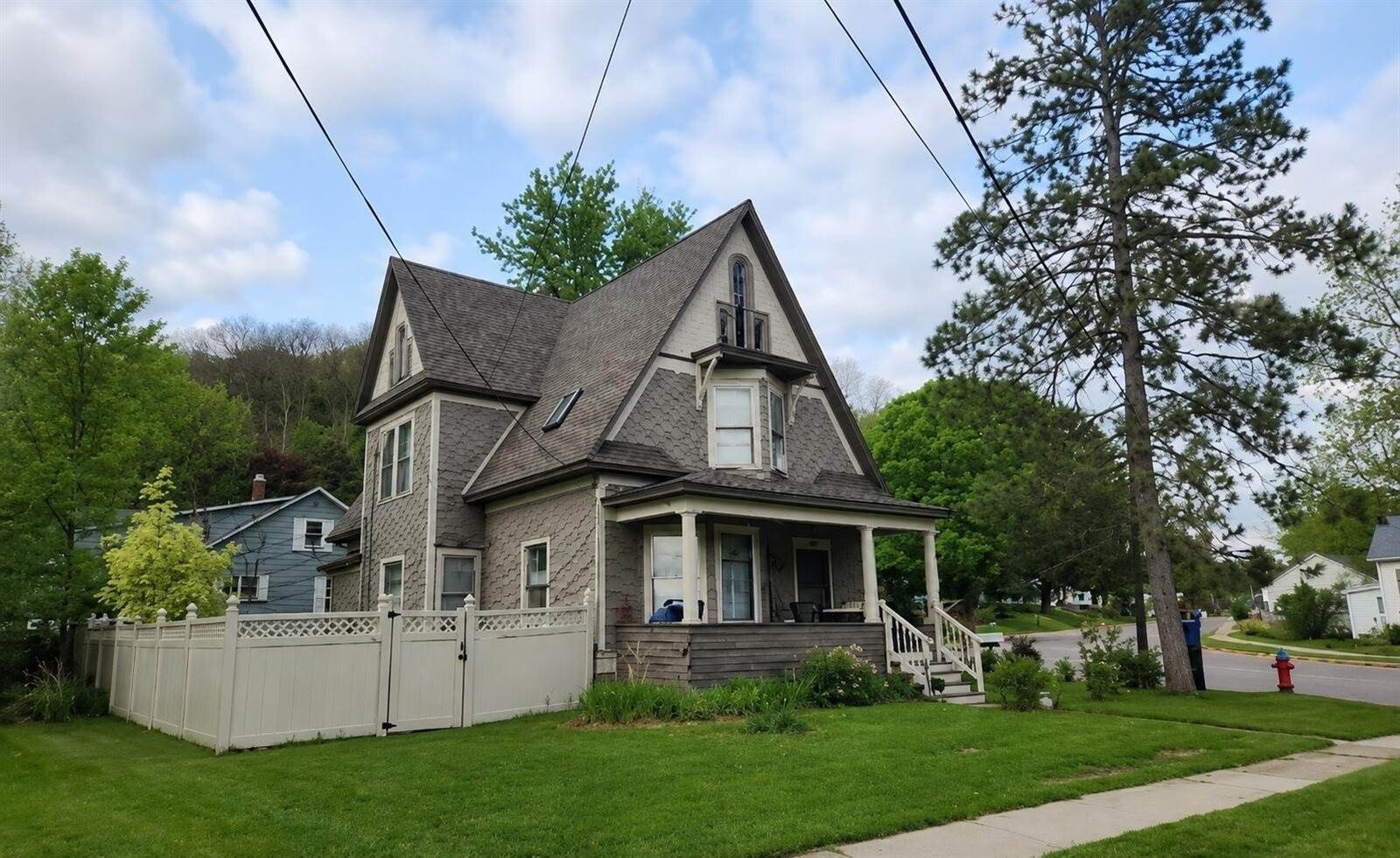 Other 4BR 2BA - 776 East Haseltine St, Richland Center, WI