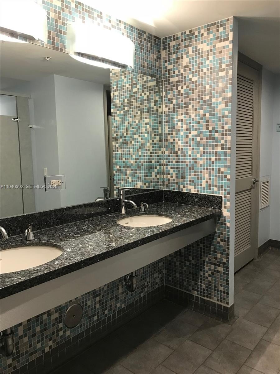 Condo 2BR 2BA - 480 NE 30th St, Miami, FL