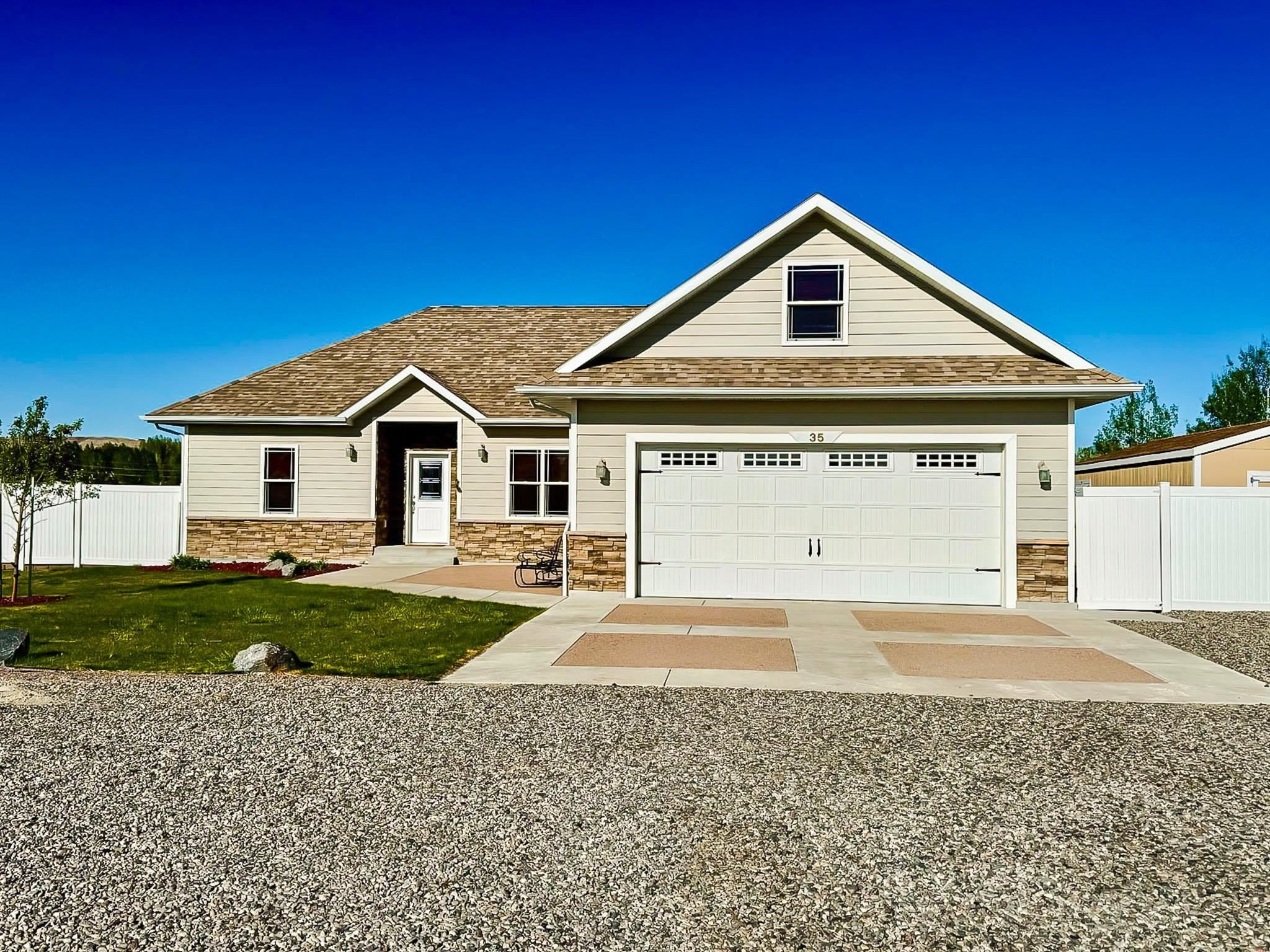 Single Family 3BR 2BA - 35 Mesa Ranch, Riverton, WY