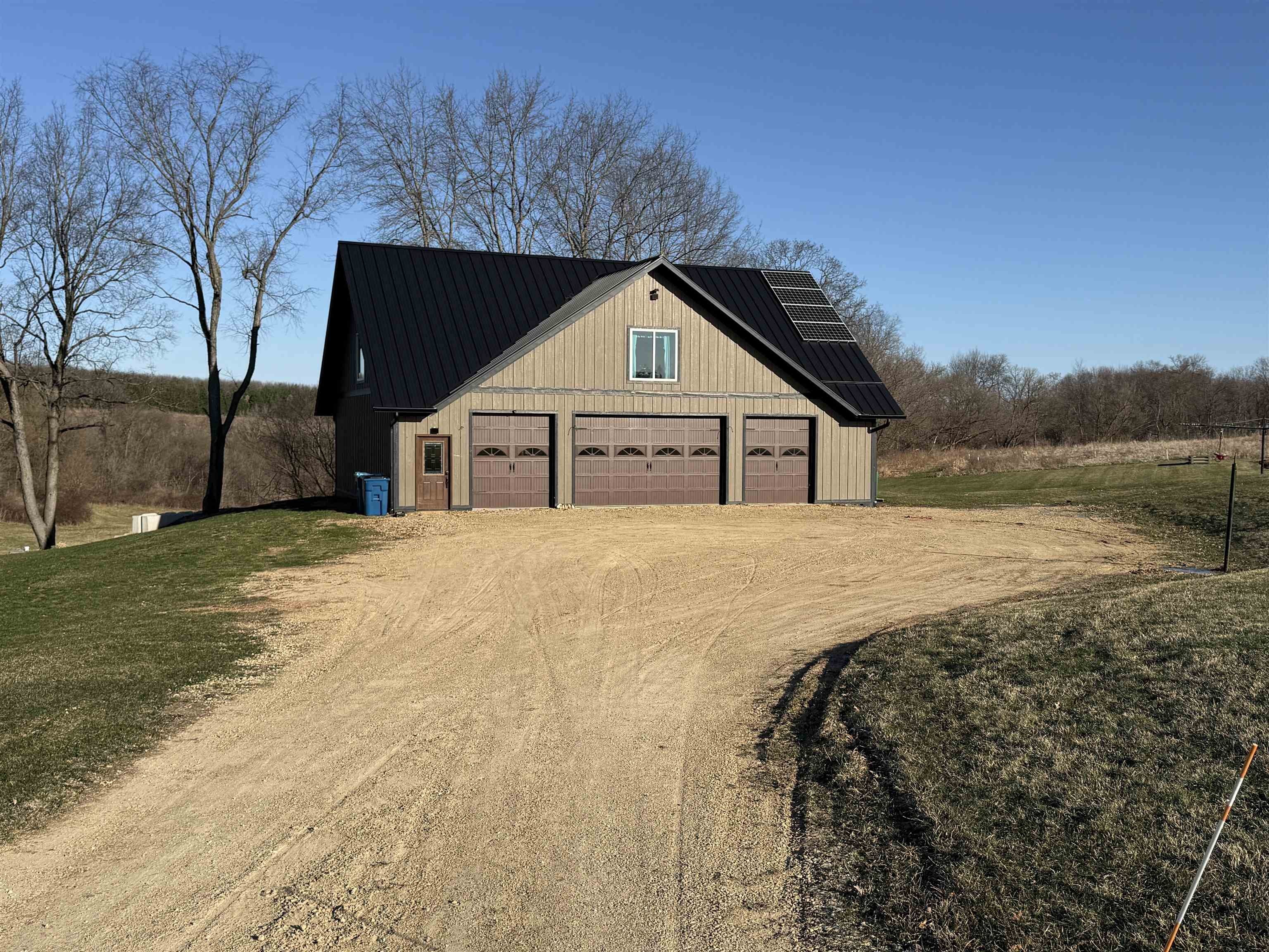 Single Family 1BR 1BA - E4364 Meadow Drive, Hillpoint, WI