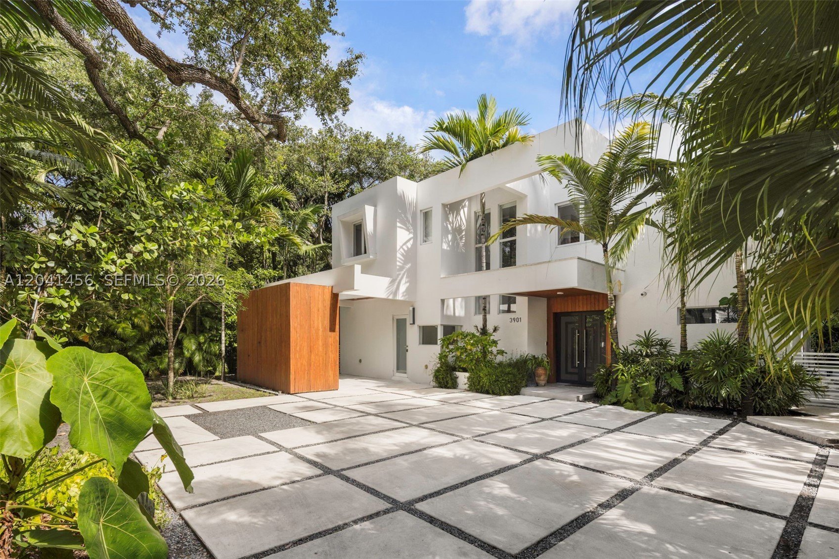 Single Family 4BR 5BA - 3901 Kumquat Ave, Miami, FL