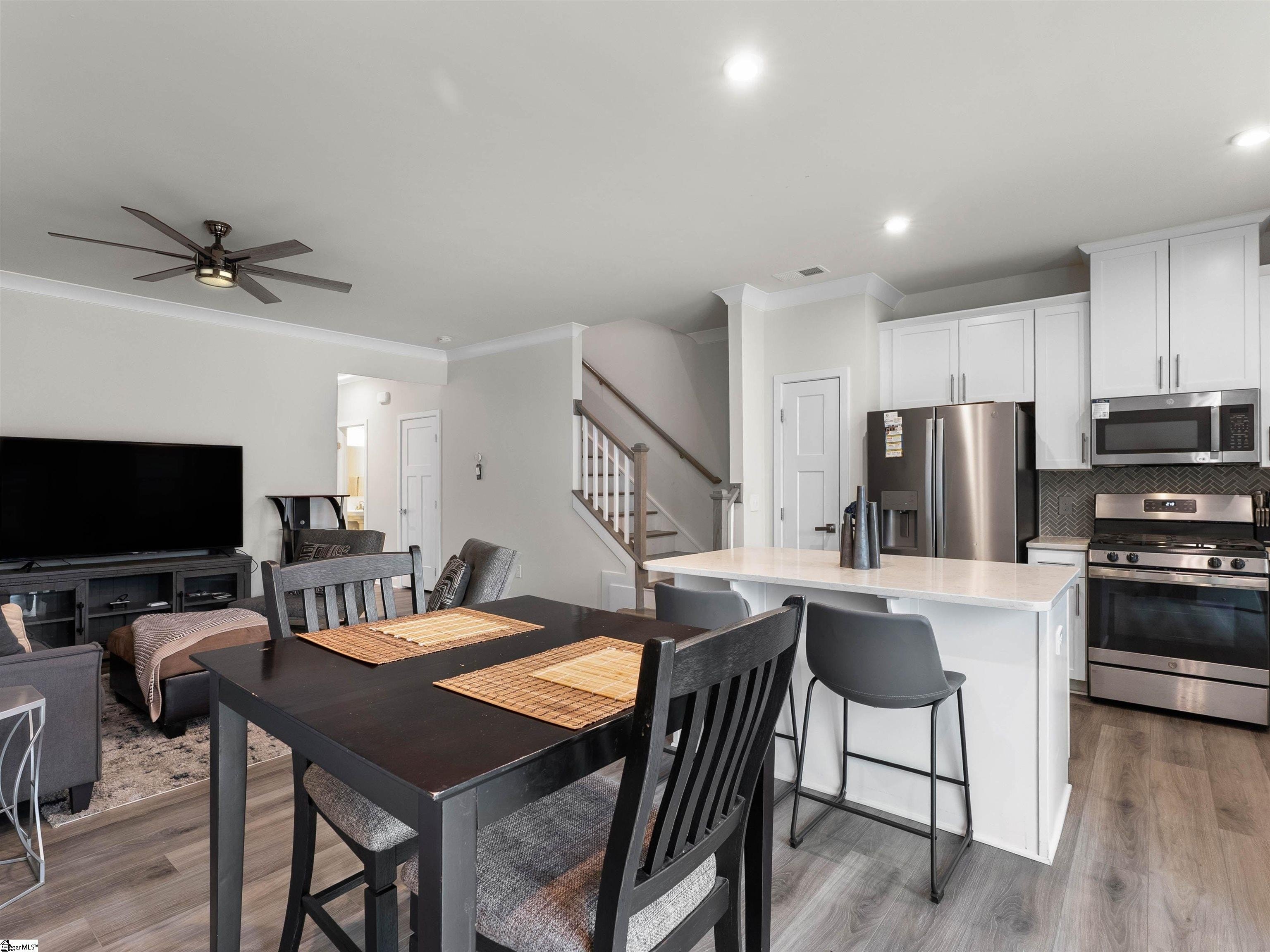 Single Family 3BR 3BA - 61 Connaught Court, Mauldin, SC