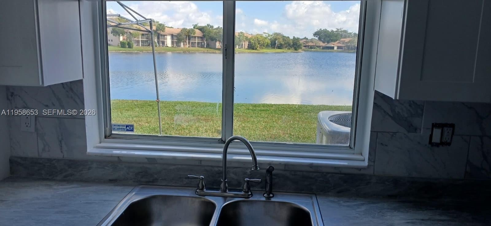 Single Family 4BR 3BA - 9763 NW 37th St, Sunrise, FL