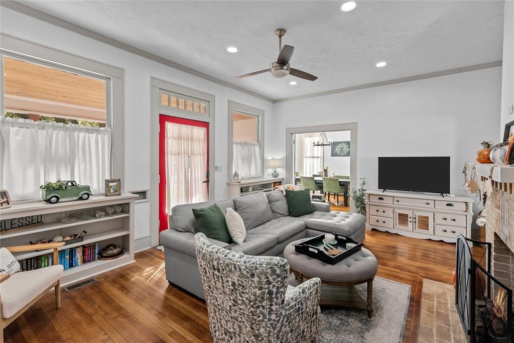 Single Family 2BR 2BA - 740 Kirby Place, Shreveport, LA
