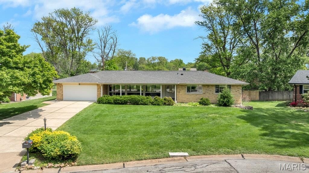 Single Family 4BR 3BA - 56 Lincord Drive, St Louis, MO