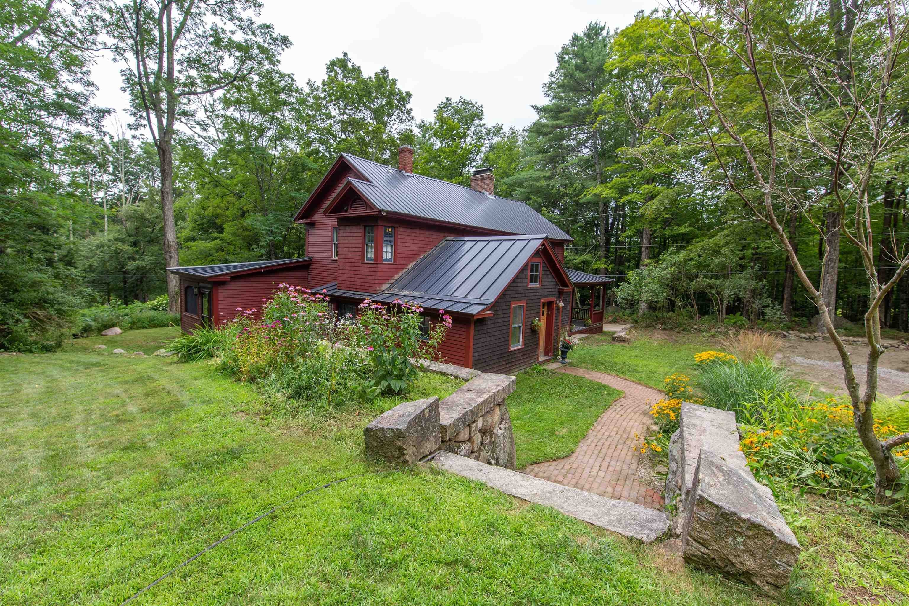Single Family 4BR 3BA - 314 Old Mail Road, Tamworth, NH