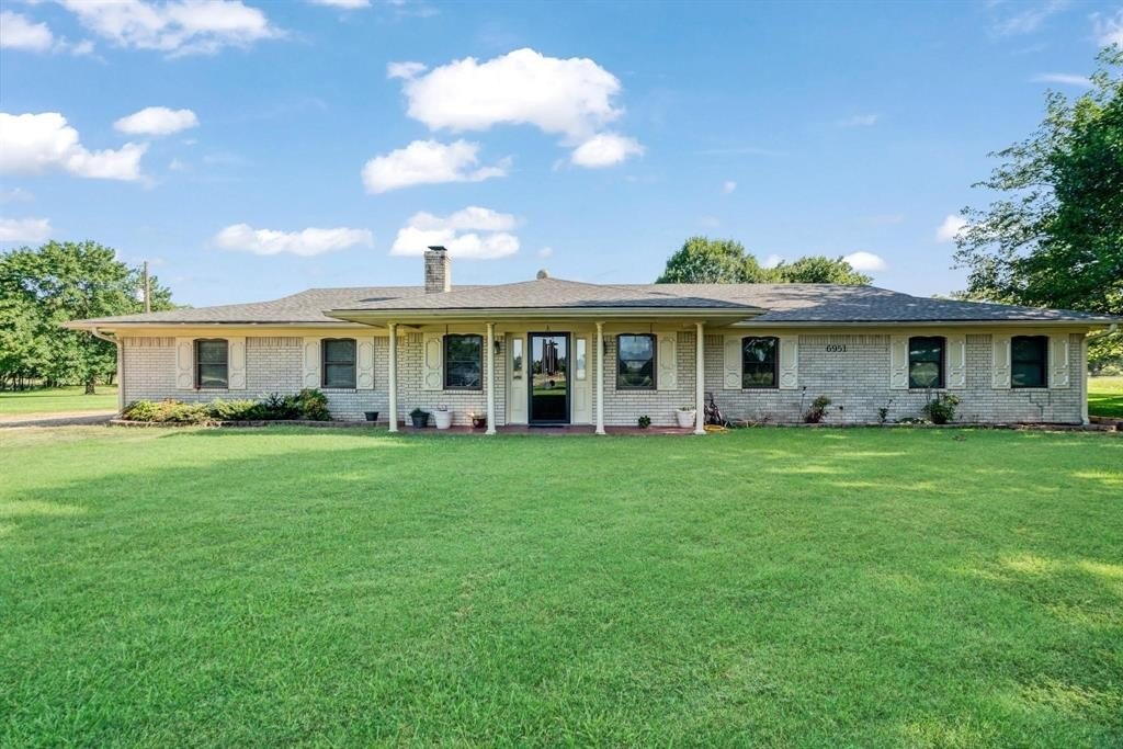 Single Family 3BR 2BA - 6951 Farm Road 1499, Sumner, TX