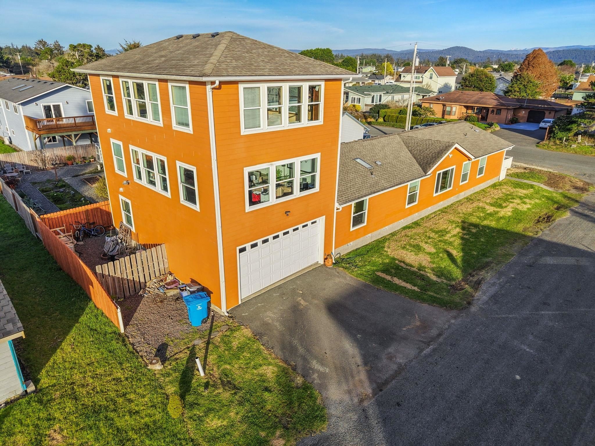 Duplex - 360 Grand, Crescent City, CA