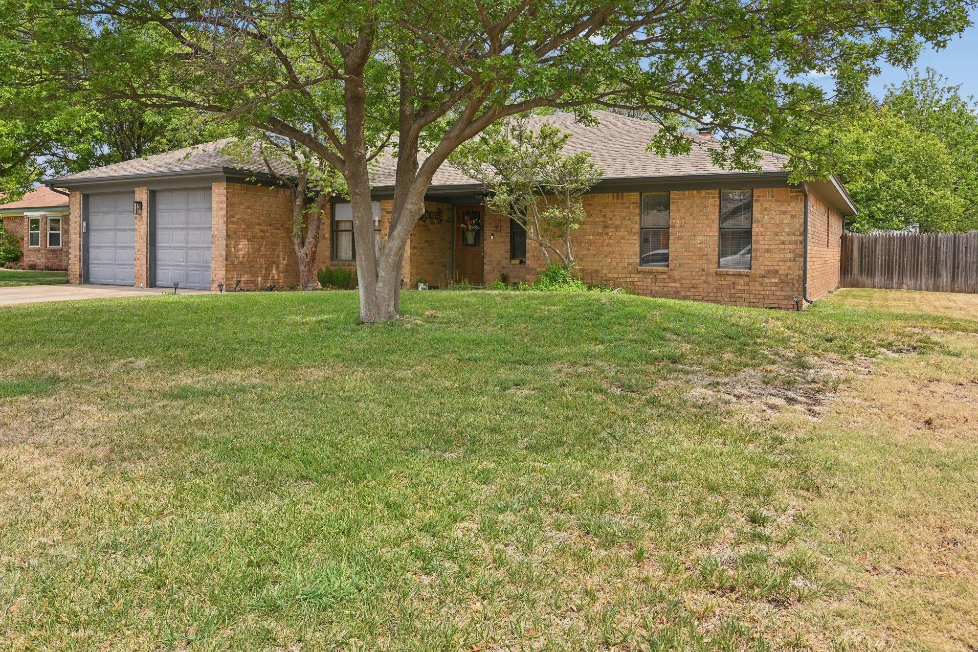 Single Family 4BR 2BA - 2616 N Dogwood Ln, Pampa, TX