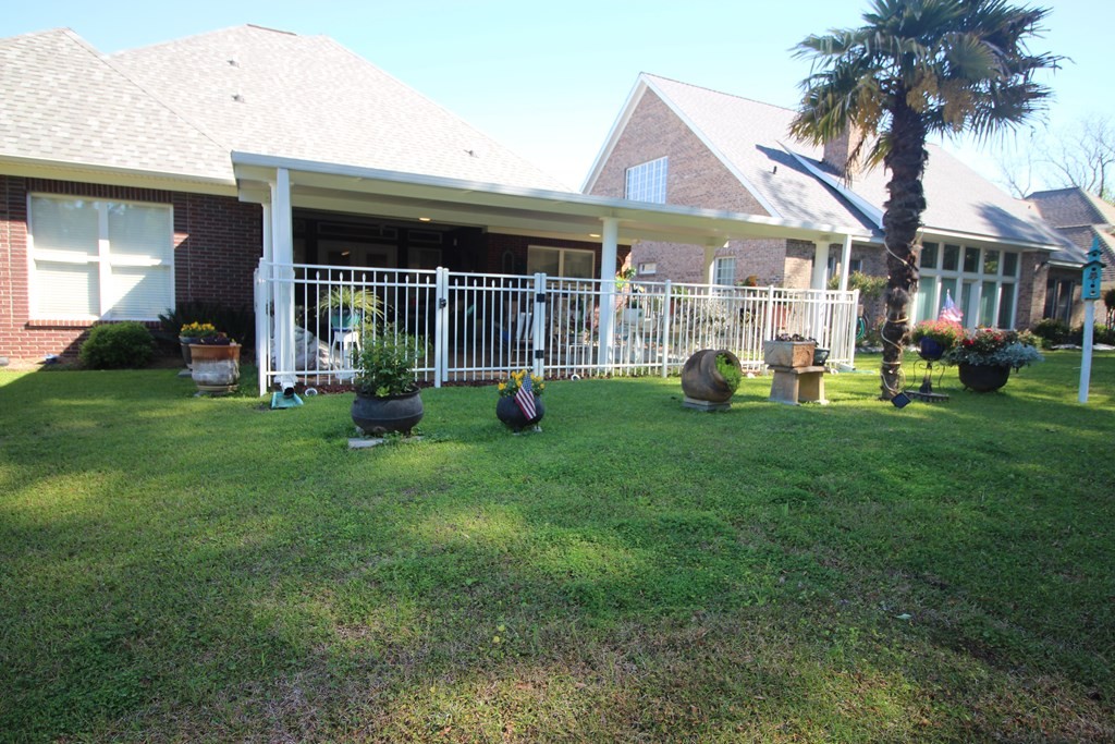 8 Twin Oaks Pl