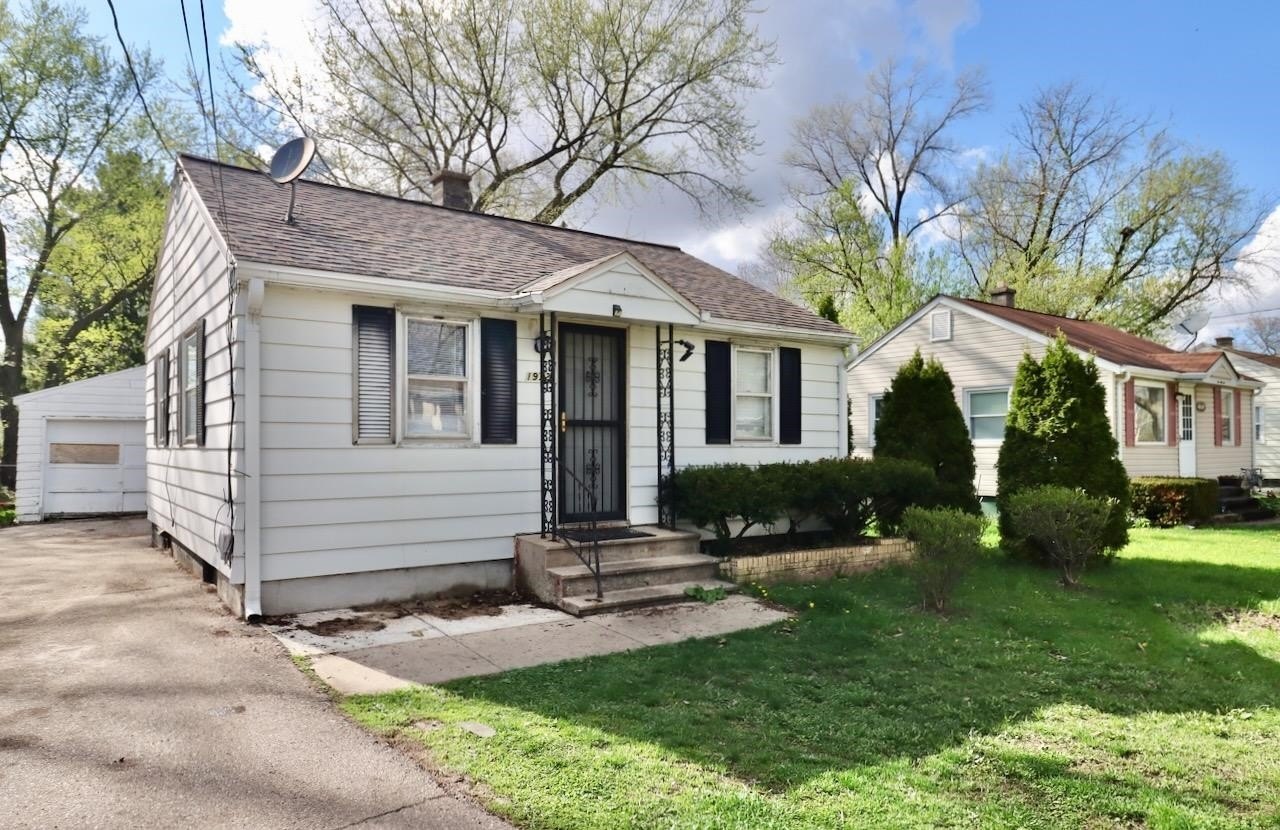 Single Family 2BR 1BA - 1972 S Wisconsin Avenue, Beloit, WI