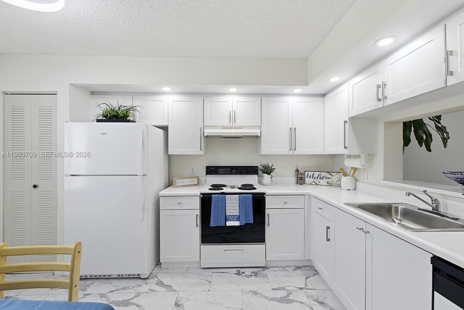 Condo 2BR 2BA - 1200 SW 137th Ave, Pembroke Pines, FL