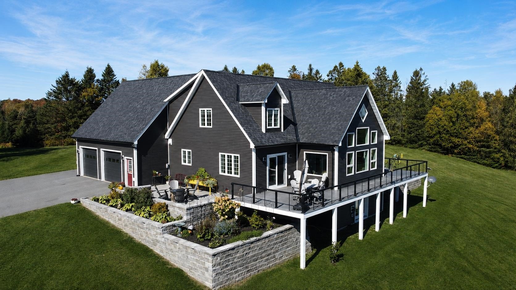 Single Family 3BR 5BA - 700 Whittier Road, Derby, VT