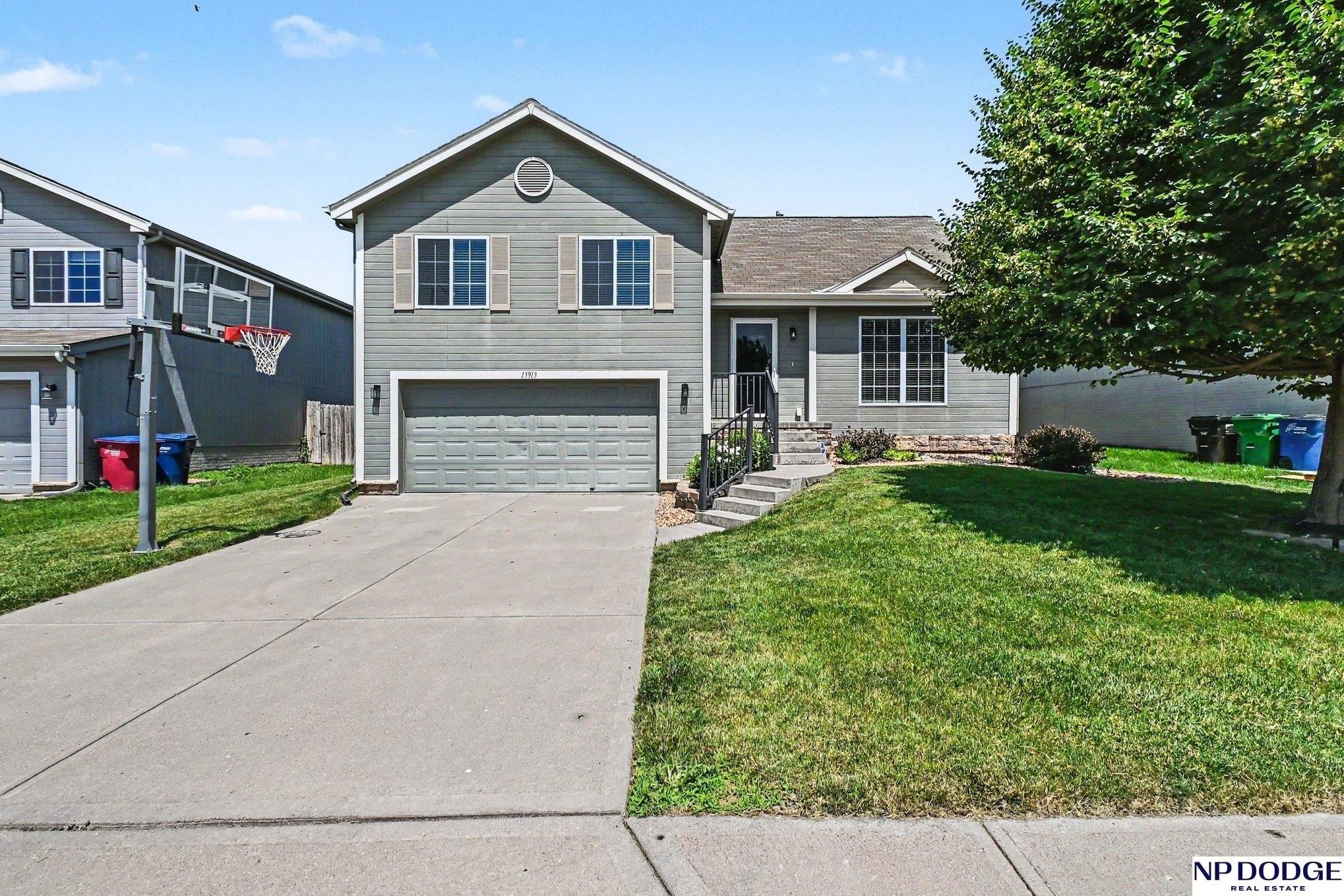 Single Family 3BR 2BA - 13913 Springview Drive, Papillion, NE