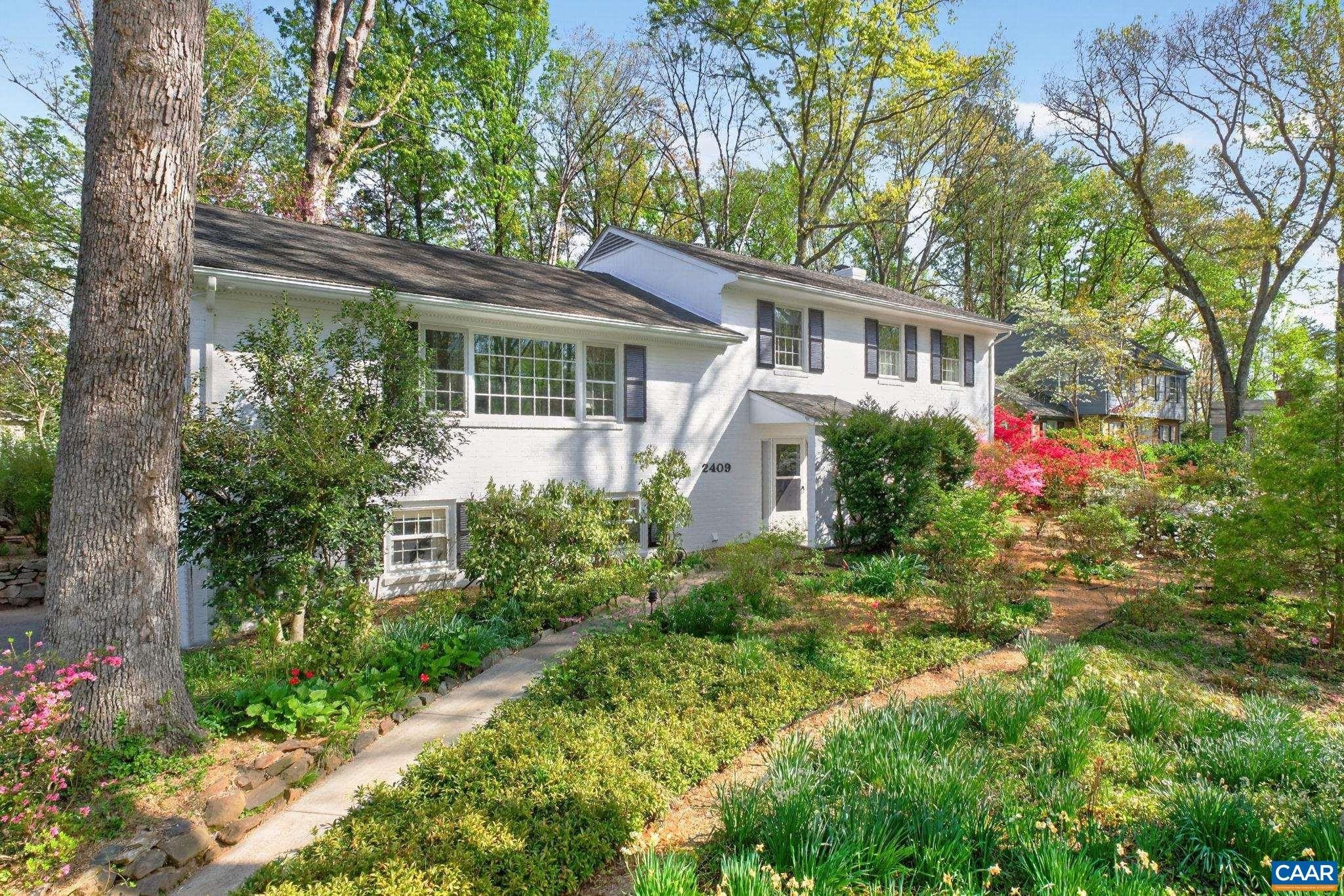 Single Family 5BR 3BA - 2409 KERRY LN, CHARLOTTESVILLE, VA