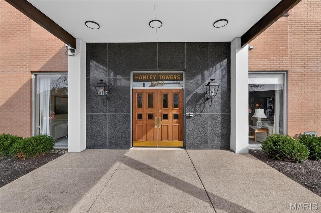Condo 3BR 3BA - 900 S Hanley Road, Clayton, MO