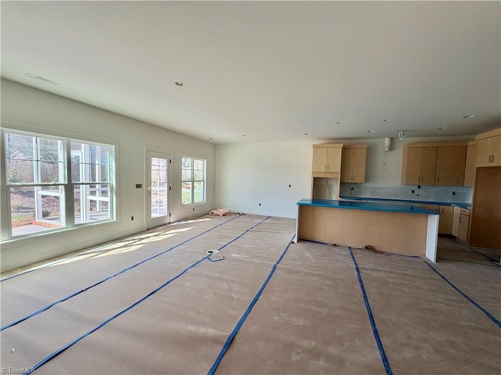 Single Family 3BR 3BA - 4246 Quartersaw Lane, Clemmons, NC