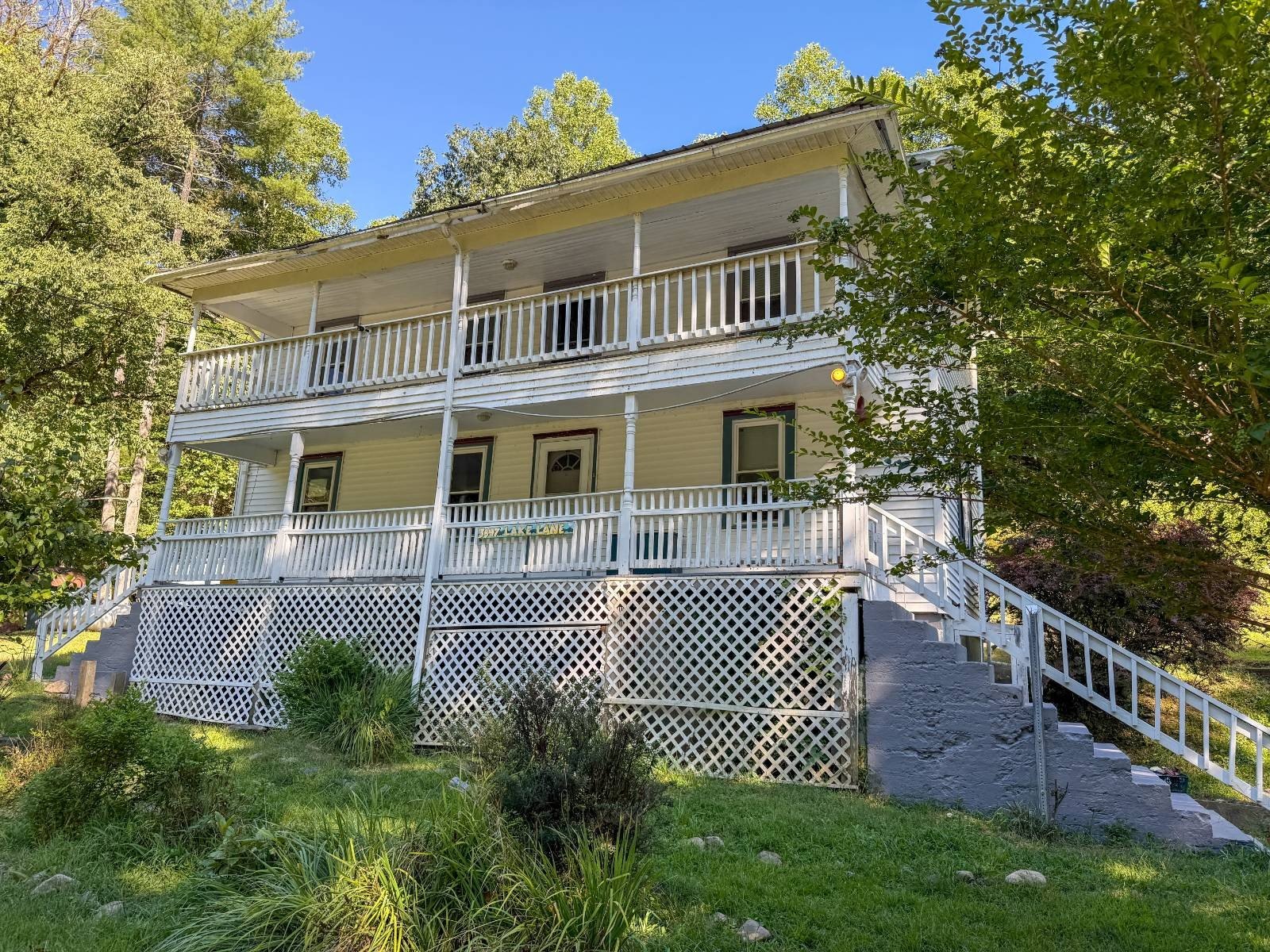 Plots and Land 4BR 2BA - 3847 Lake Lane Rd, Napier, WV