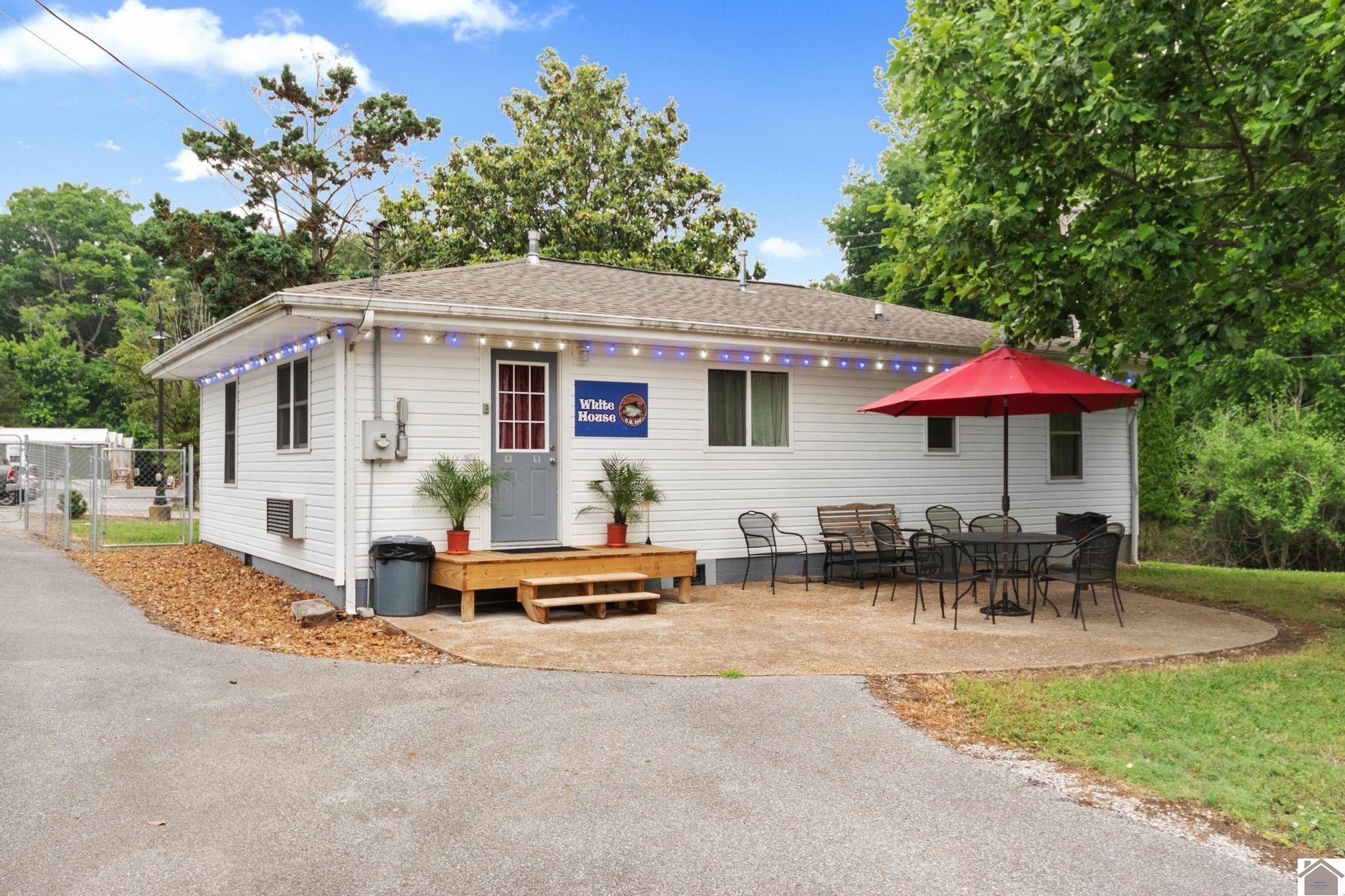 Single Family 3BR 2BA - 123 Payne Street, Grand Rivers, KY
