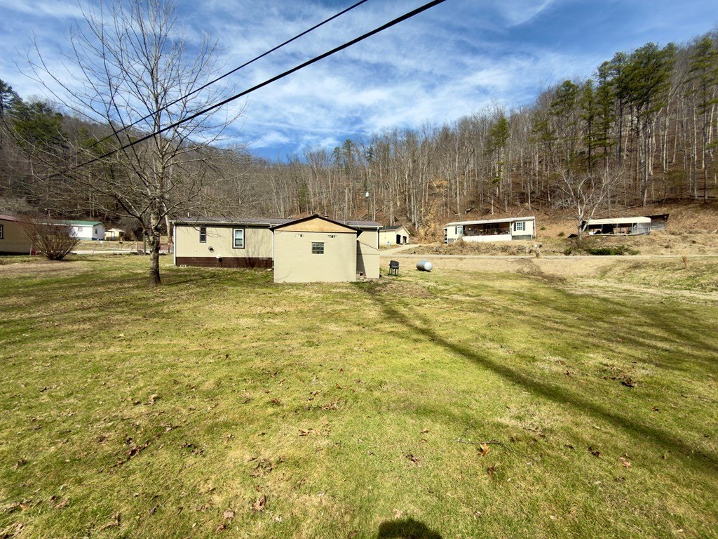 Single Family 3BR 2BA - 3618 Milo Road, Tomahawk, KY