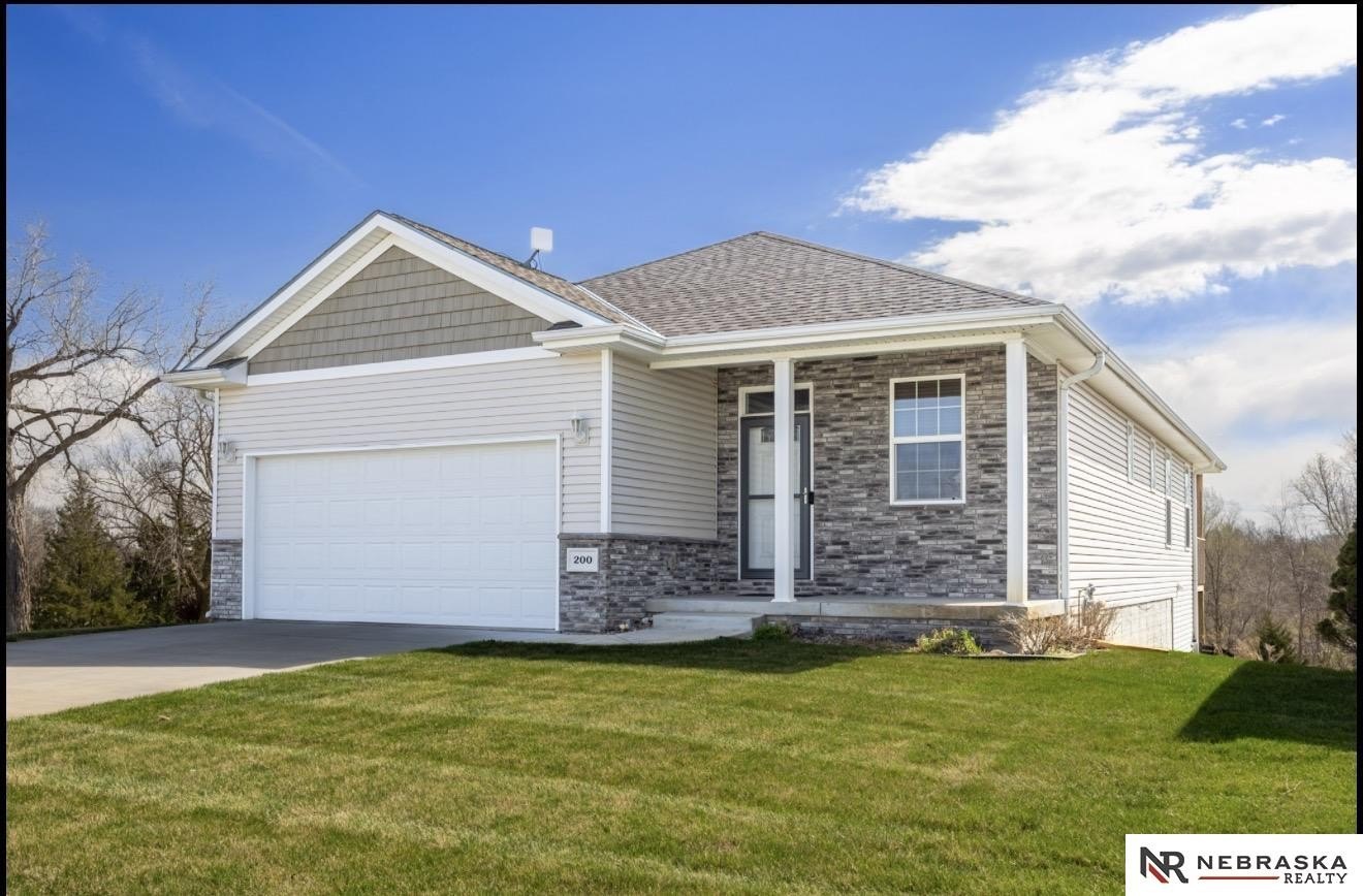 Single Family 3BR 3BA - 200 Pebble Beach, Lincoln, NE