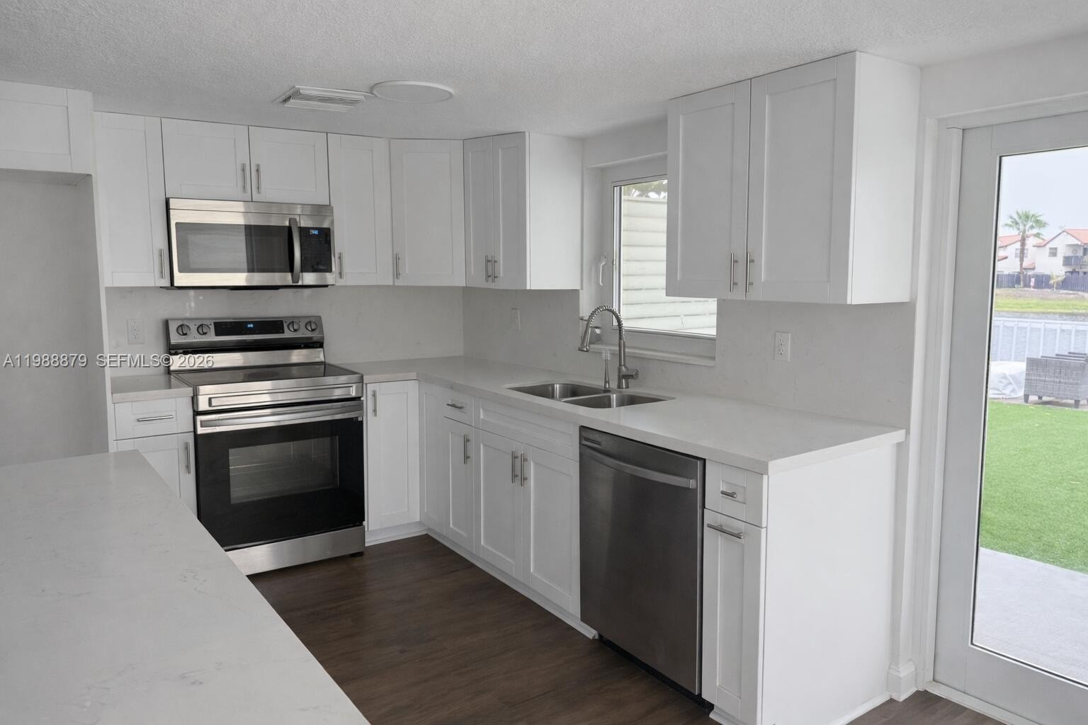 Single Family 4BR 3BA - 4767 SW 154th Ave, Miami, FL