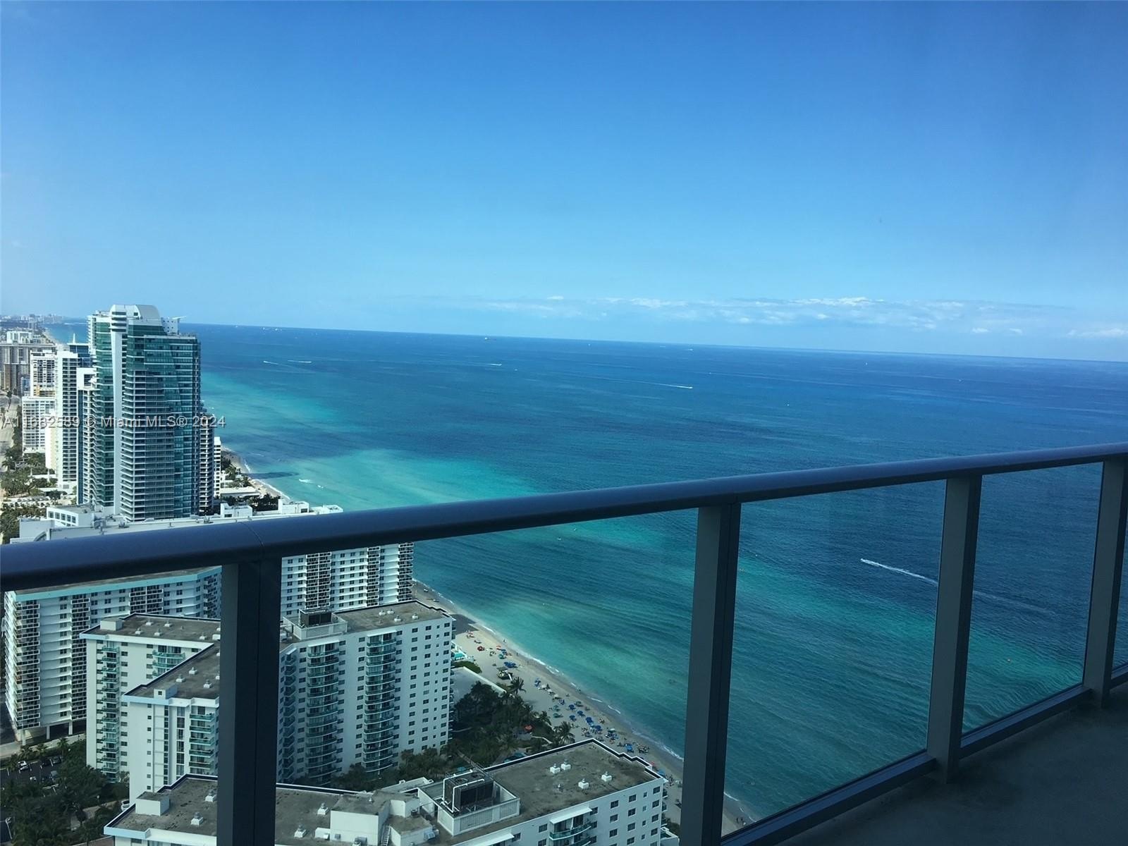 Co-op 1BR 1BA - 4111 S Ocean Dr, Hollywood, FL