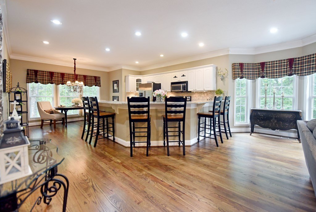 Single Family 4BR 2BA - 210 Longview Drive W, Blairsville, GA