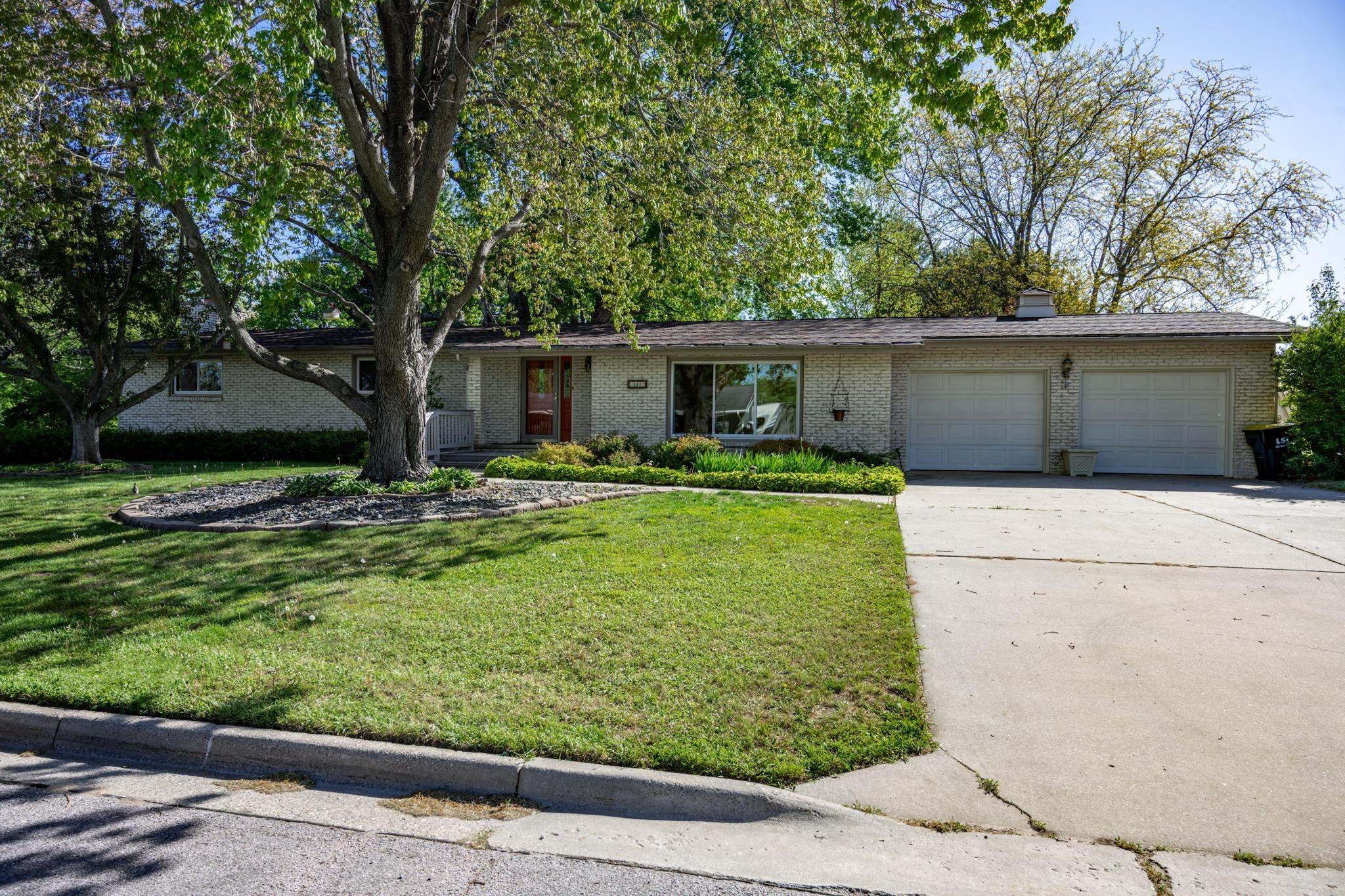 Single Family 3BR 3BA - 111 W Monroe Street, Mauston, WI