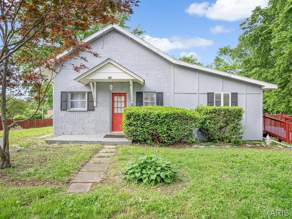 Single Family 3BR 2BA - 400 Southwind Drive, Belleville, IL