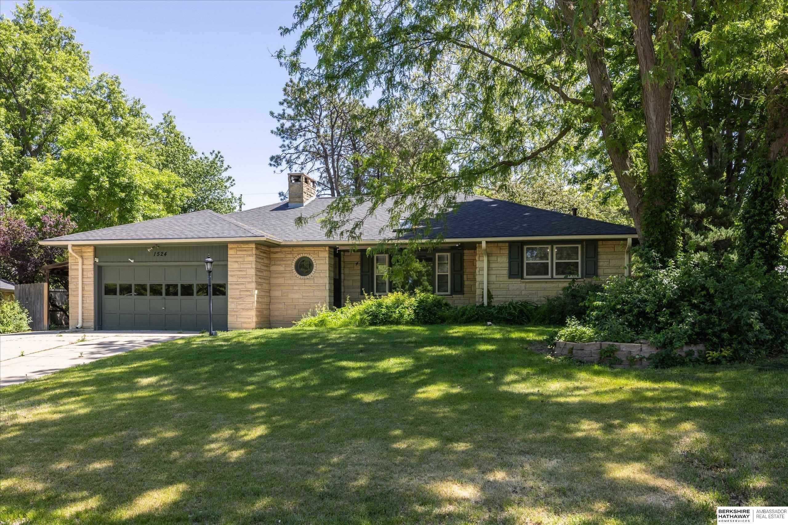 Single Family 3BR 4BA - 1524 Skyline Drive, Lincoln, NE