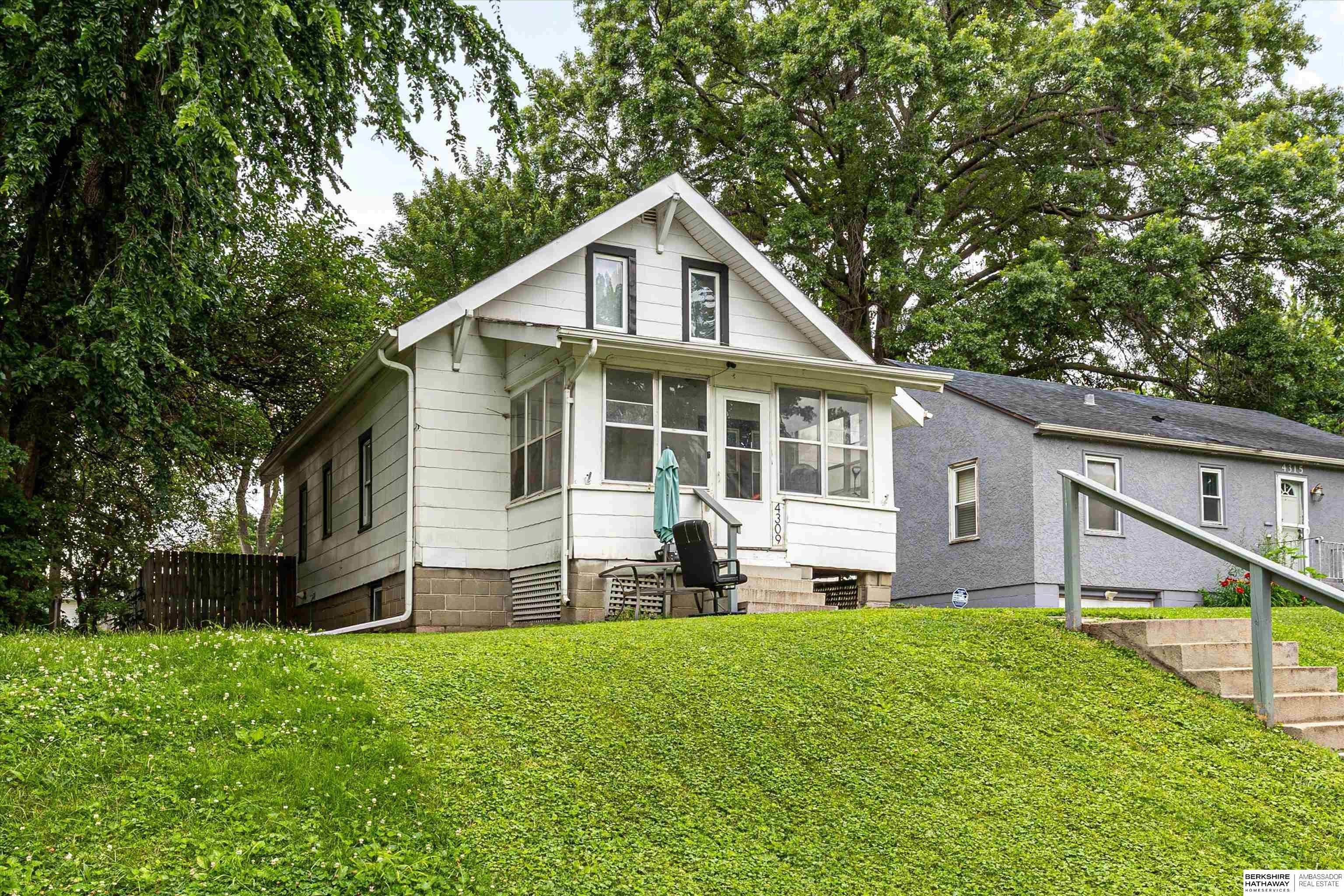 Single Family 3BR 1BA - 4309 Decatur Street, Omaha, NE