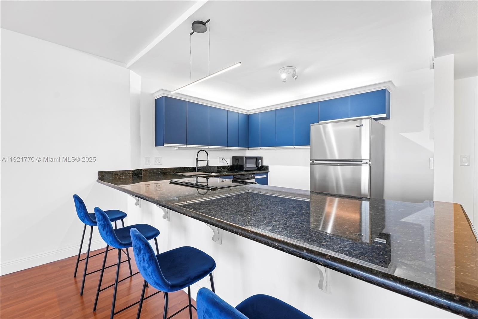 Condo 1BR 2BA - 2500 Parkview Dr, Hallandale Beach, FL