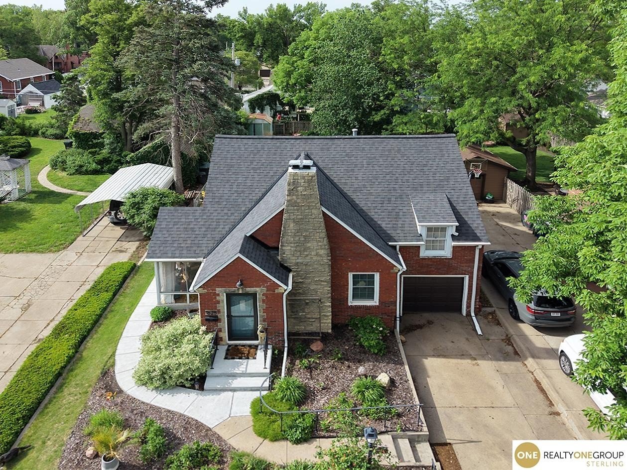 Single Family 4BR 2BA - 1625 Sioux Street, Lincoln, NE