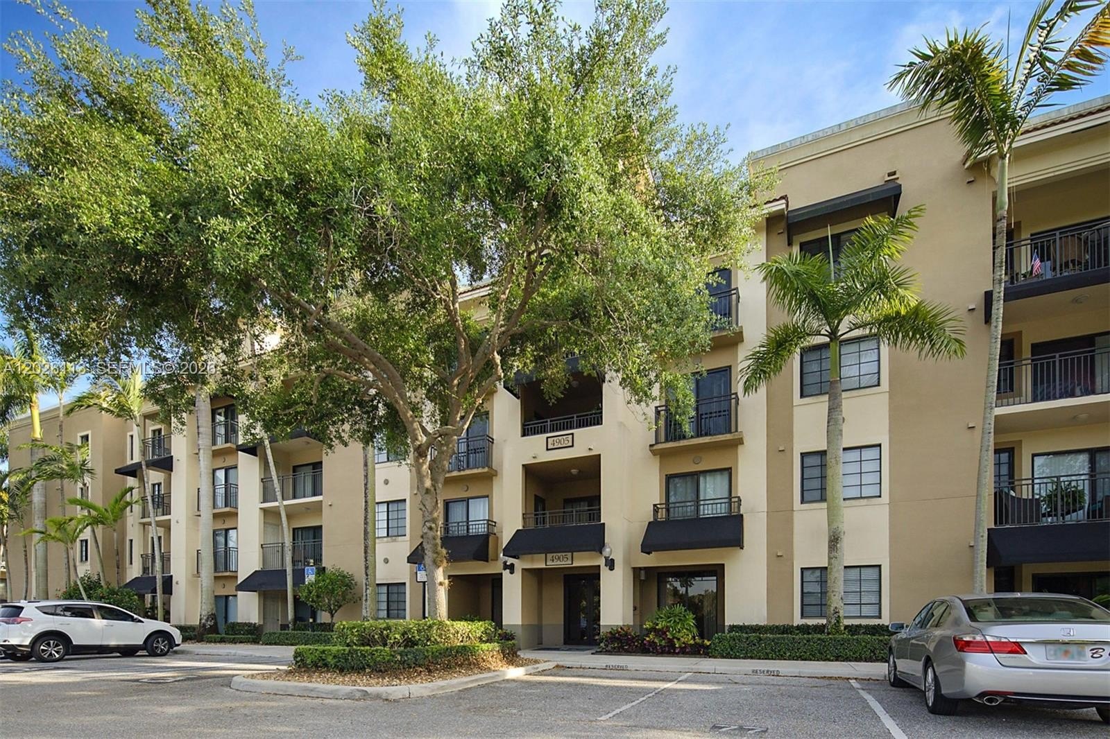 Condo 3BR 2BA - 4905 Midtown Ln, Palm Beach Gardens, FL