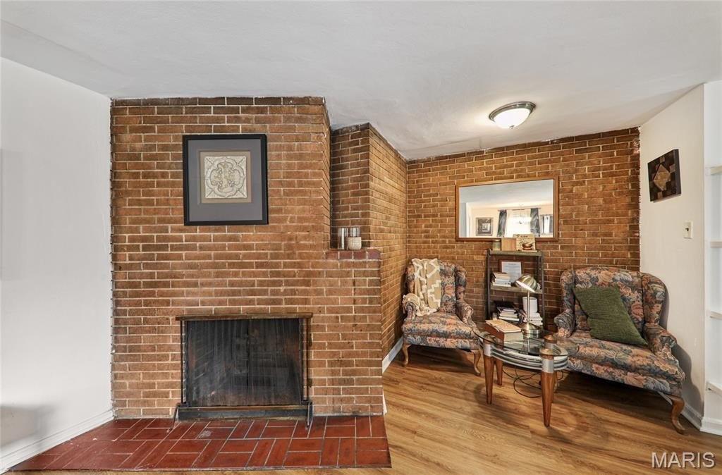 Single Family 2BR 1BA - 6934 Julian Avenue, University City, MO