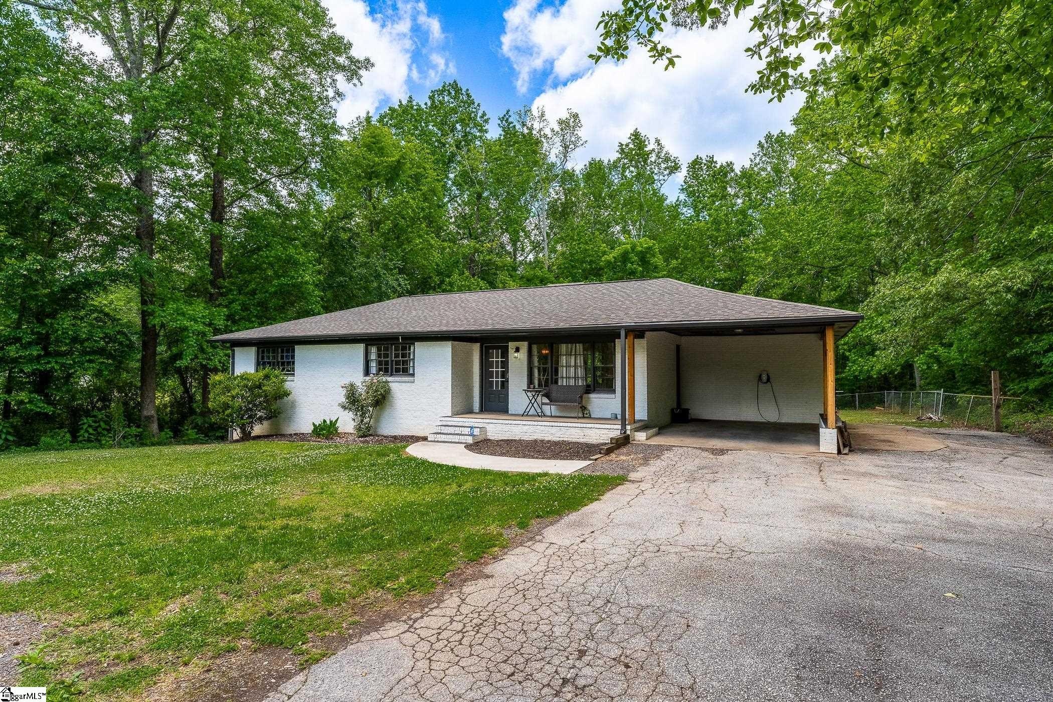 Single Family 3BR 2BA - 3531 414 Highway, Landrum, SC