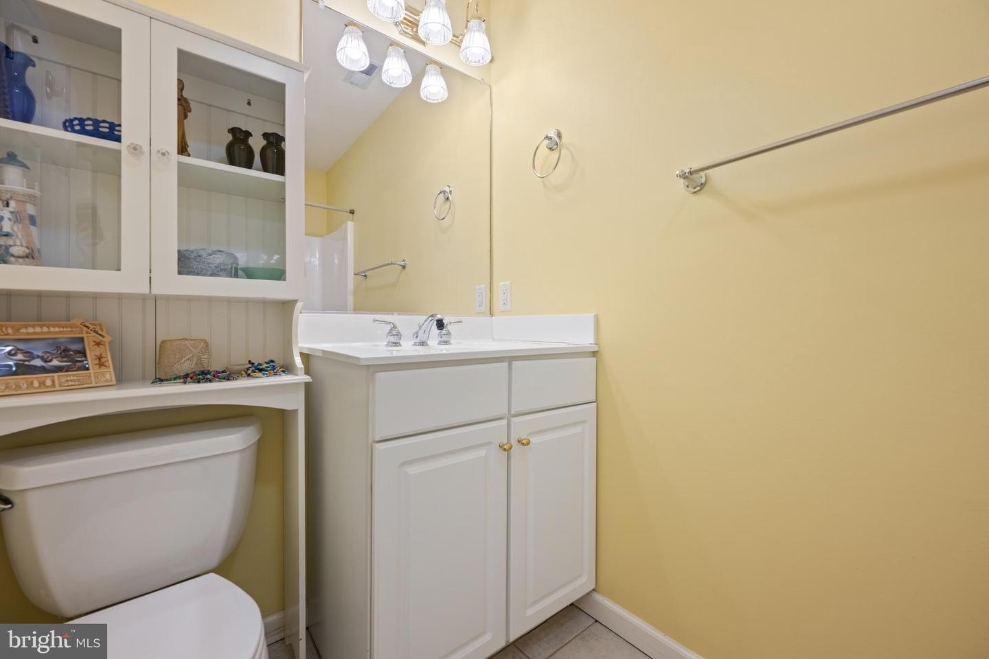 Single Family 4BR 4BA - 35774 BLACK MARLIN DR, LEWES, DE
