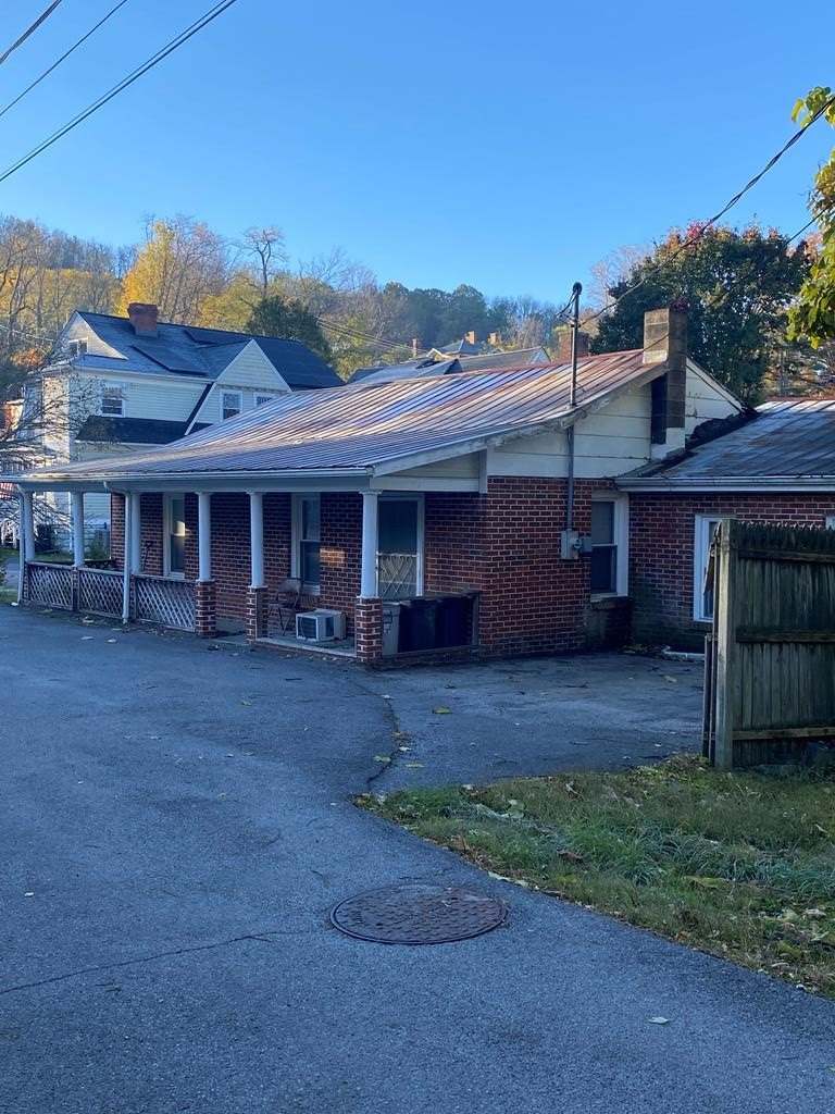Single Family 3BR 2BA - 133 Wausau Street, Tazewell, VA