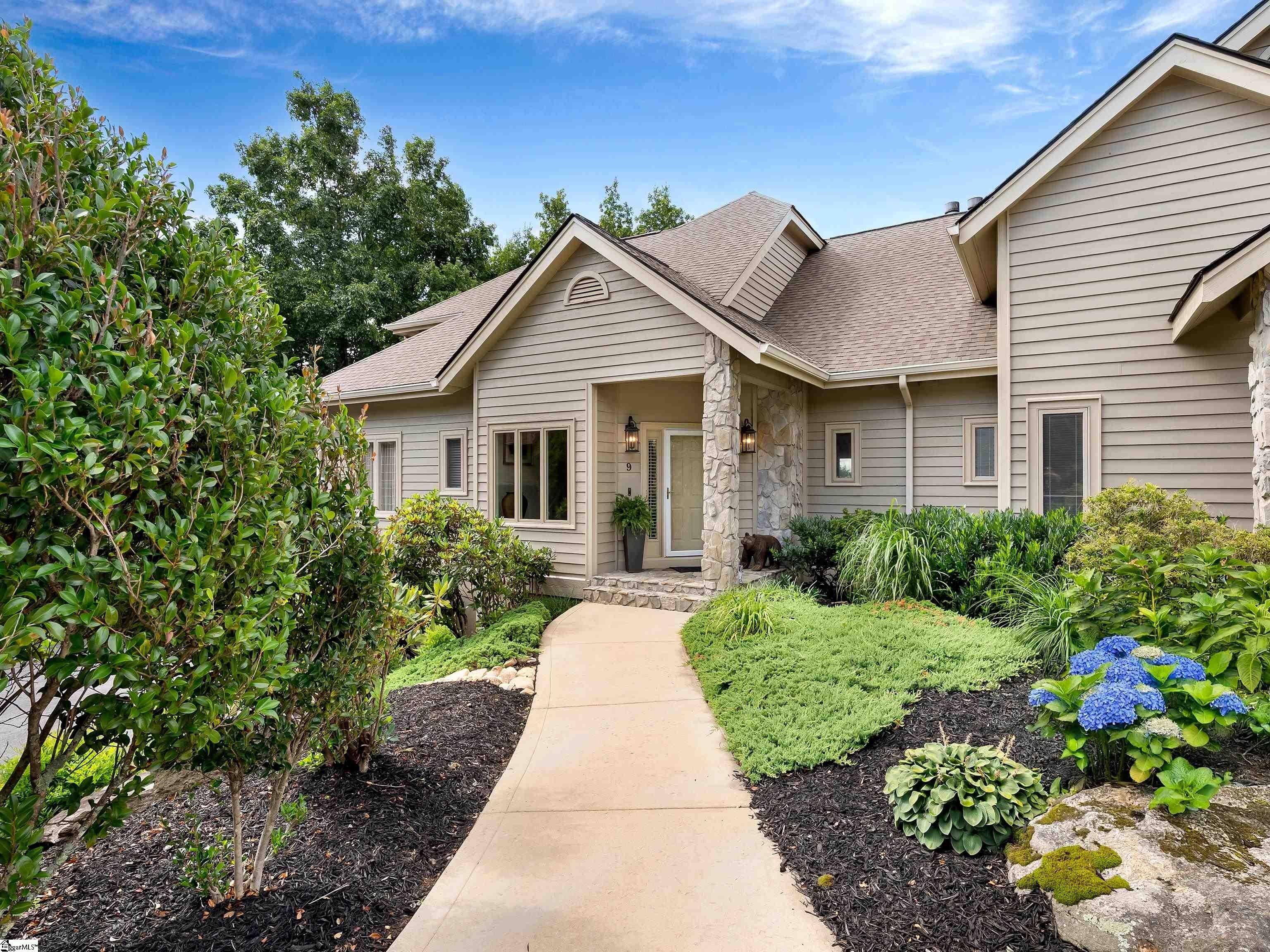 Single Family 4BR 4BA - 9 Vireo Drive, Landrum, SC