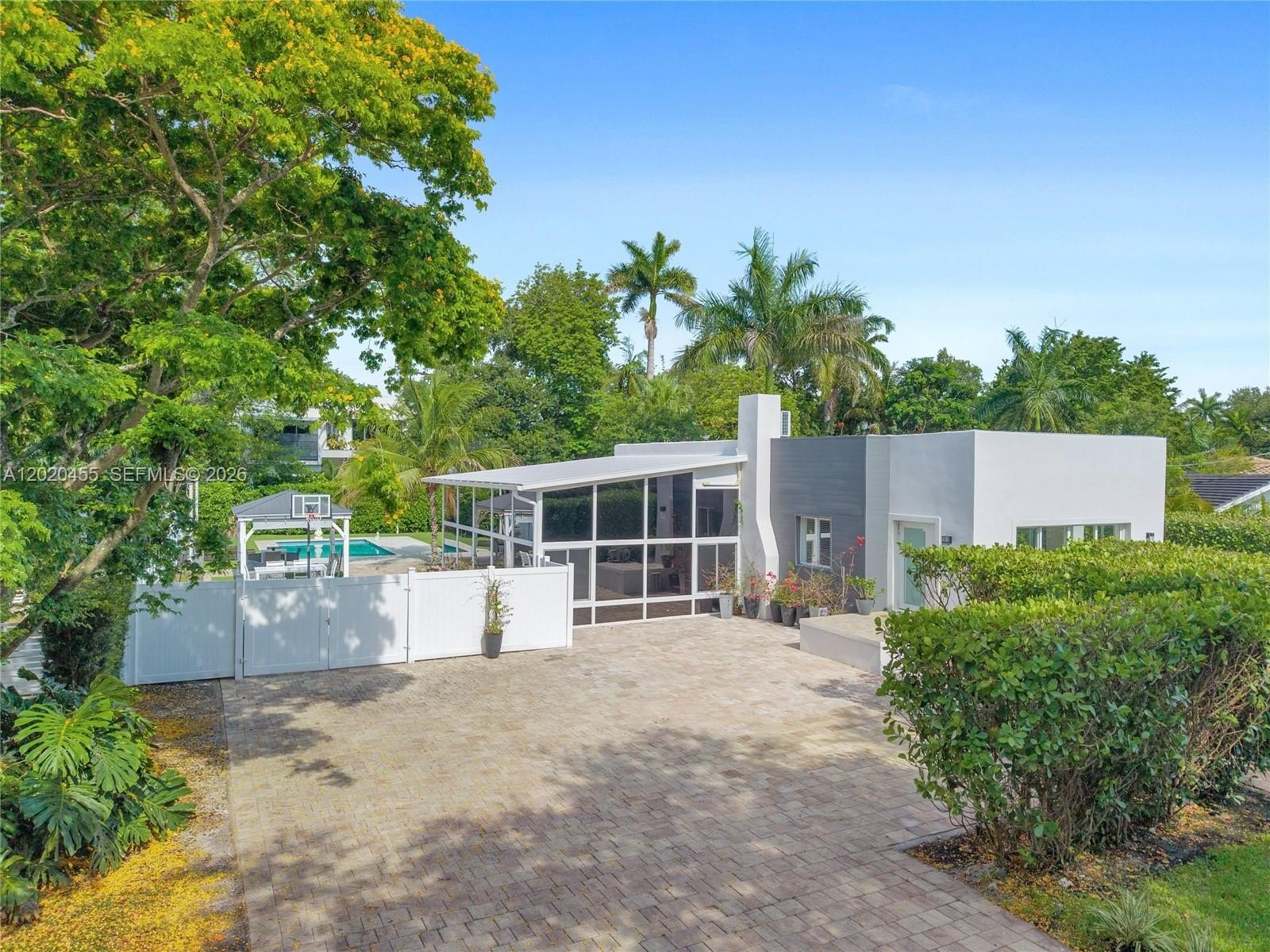 Single Family 3BR 3BA - 11144 NE 8th Ct, Biscayne Park, FL