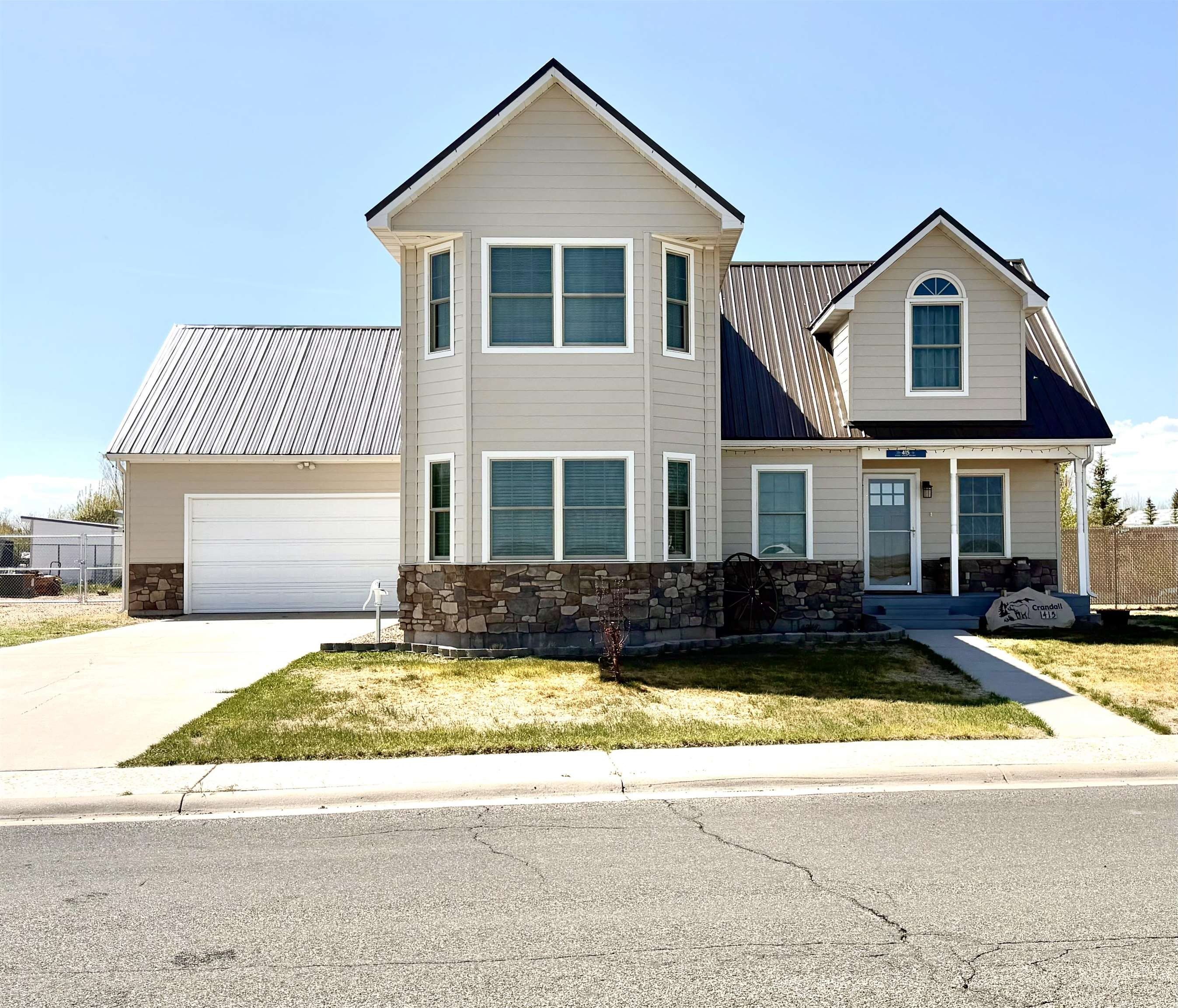 Single Family 4BR 3BA - 415 W Clark, Lyman, WY