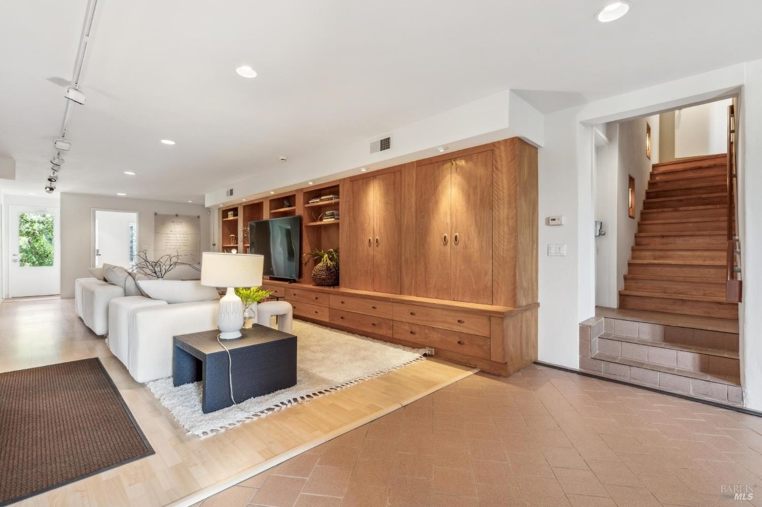 Single Family 6BR 8BA - 5768 Silverado Trail, Napa, CA