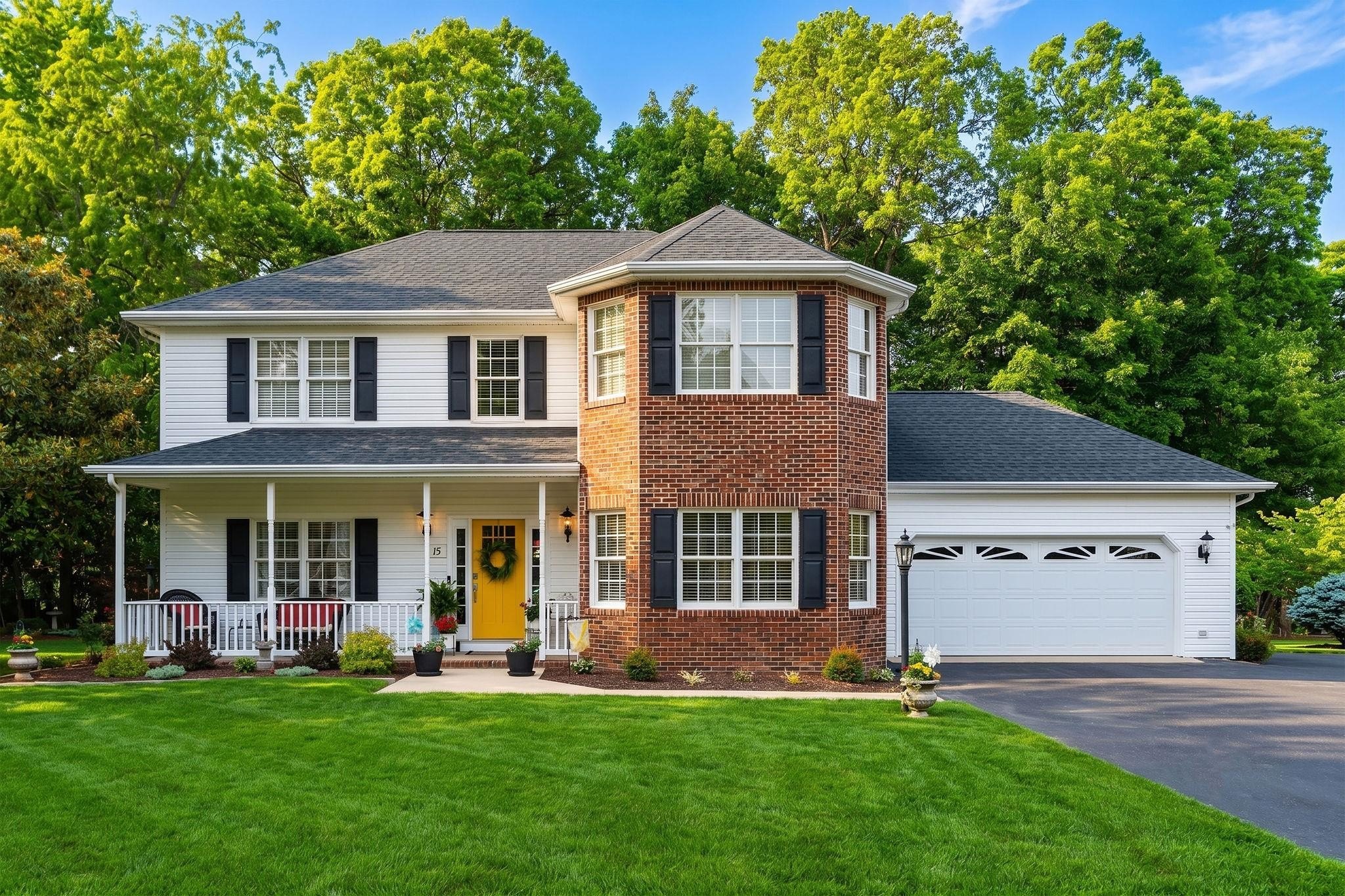 Single Family 4BR 3BA - 15 RUTHERFORD LN, Stuarts Draft, VA
