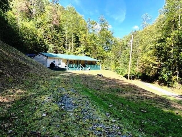 Single Family 3BR 1BA - 247 Netley Branch, McAndrews, KY