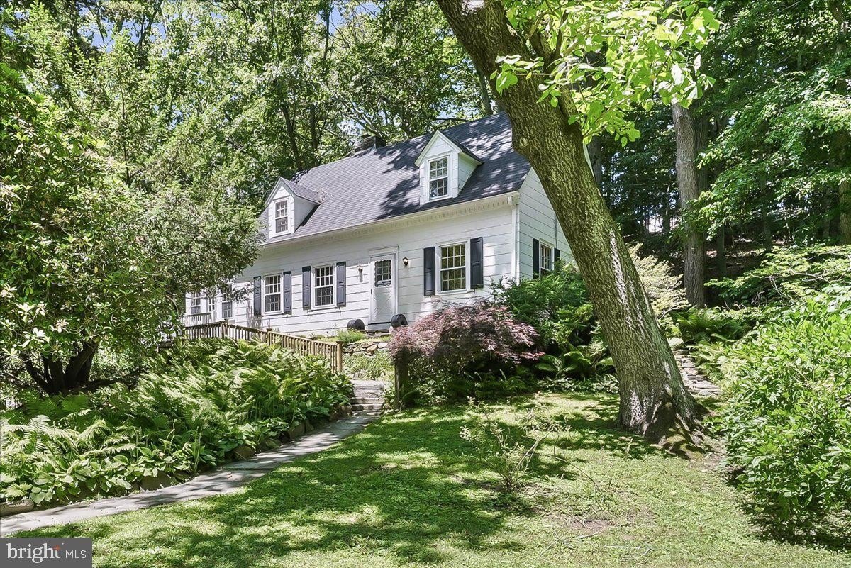 Single Family 4BR 2BA - 890 PAXON HOLLOW RD, MEDIA, PA